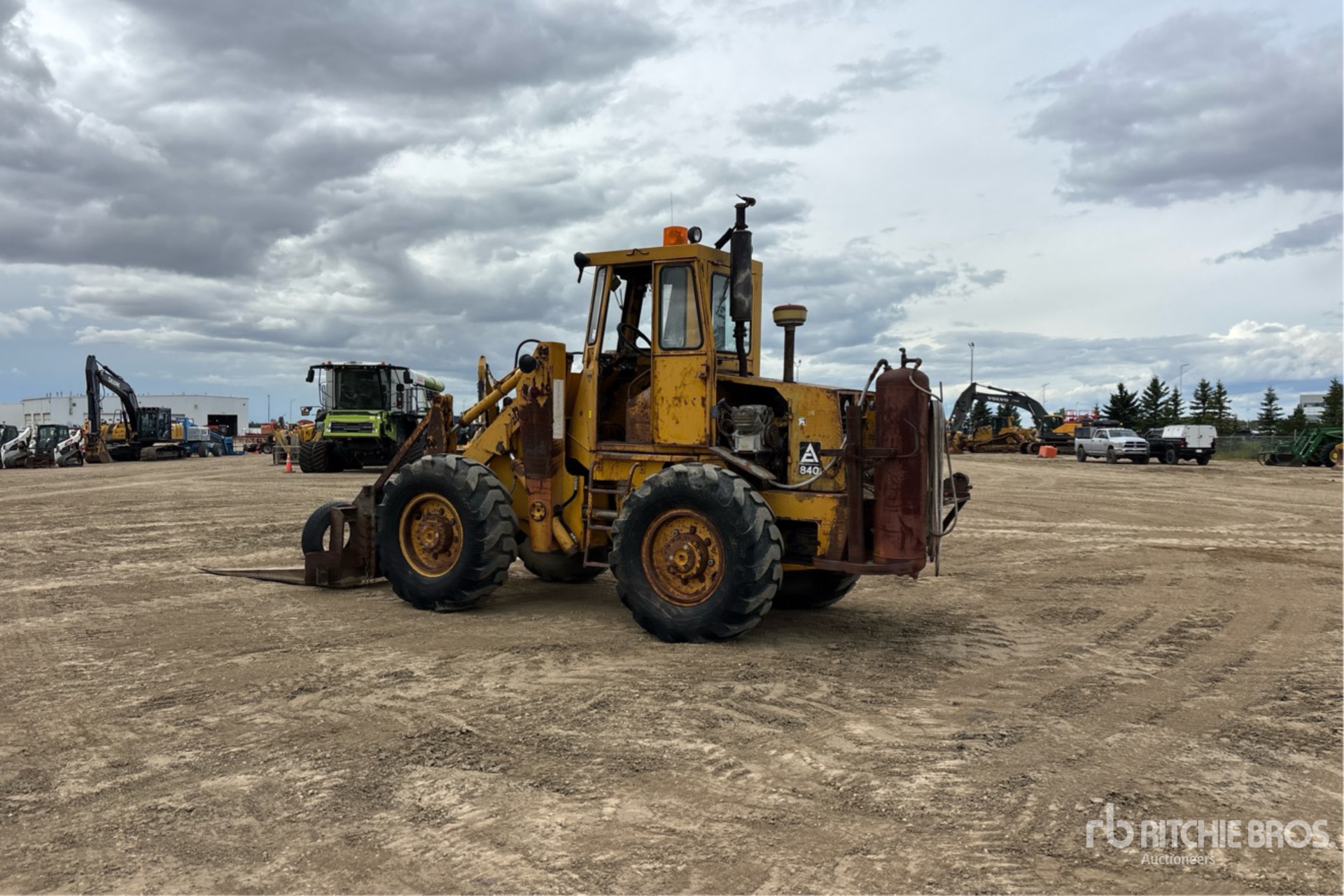 1973 Allis Chalmers 840
