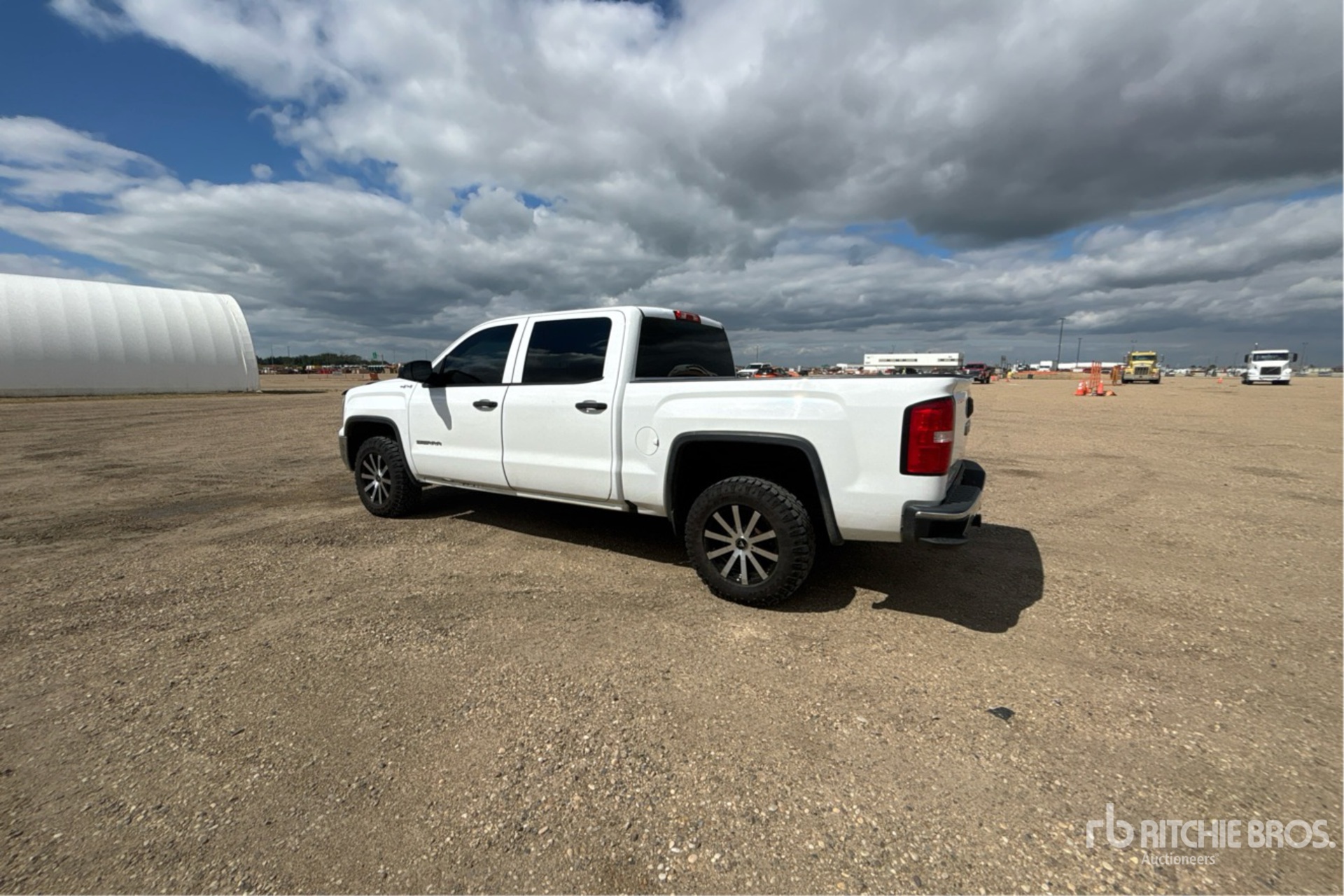 General Appearance with Picture, Left Rear Corner