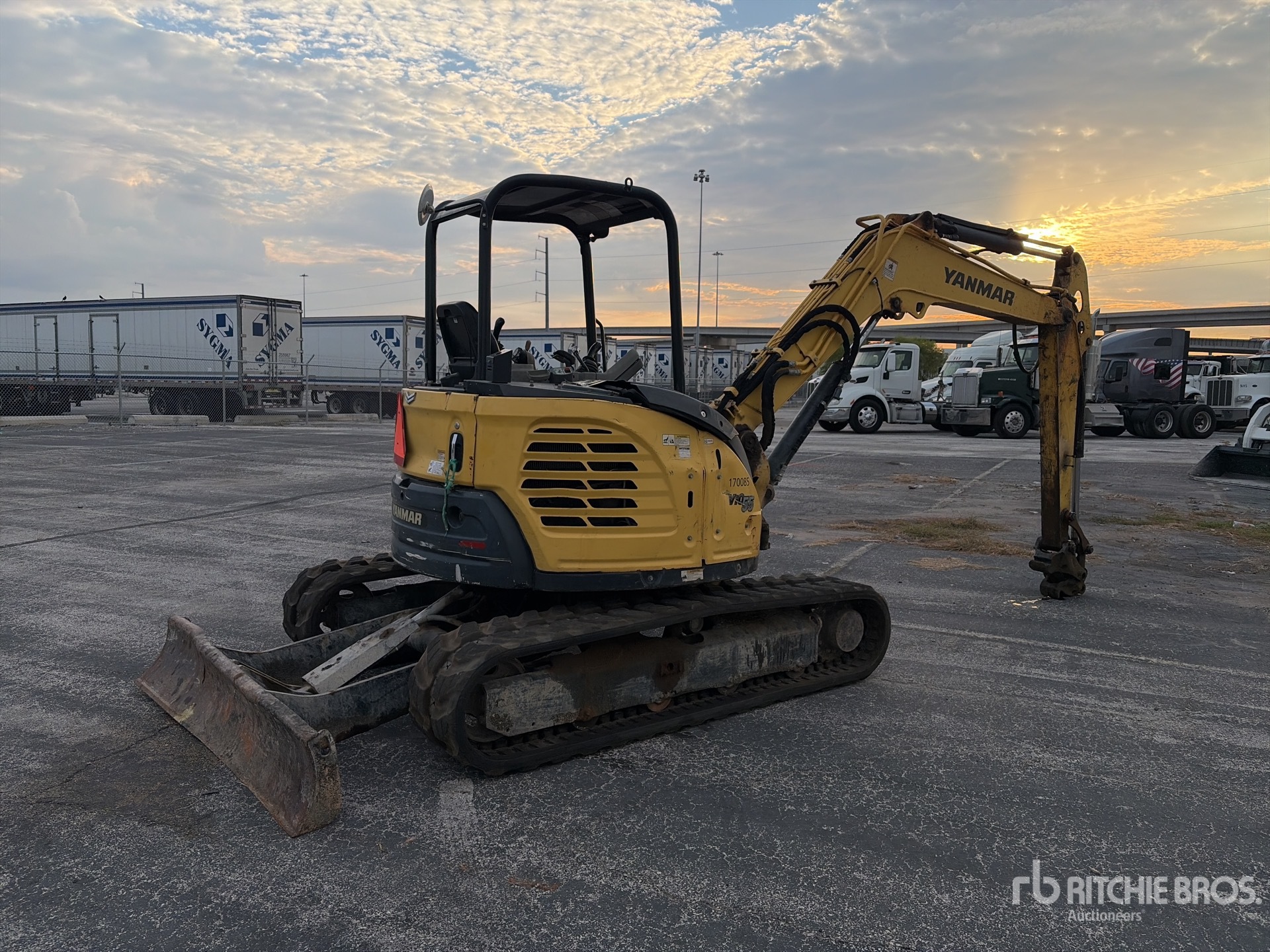 General Appearance with Picture, Right Rear Corner
