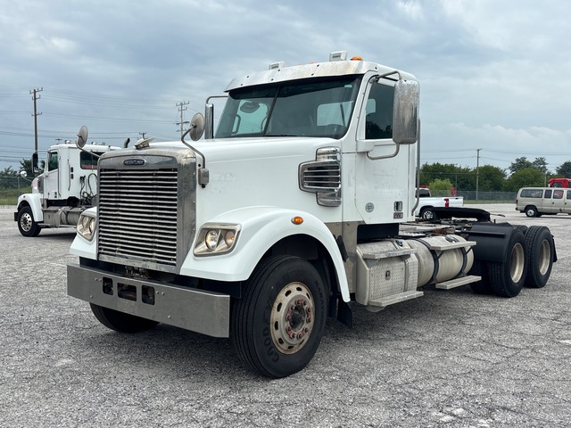 2019 Freightliner 122 SD 6x4 T/A Day Cab Truck Tractor 2019 Freightliner 122 SD 6x4 T/A Day Cab Truck Tractor