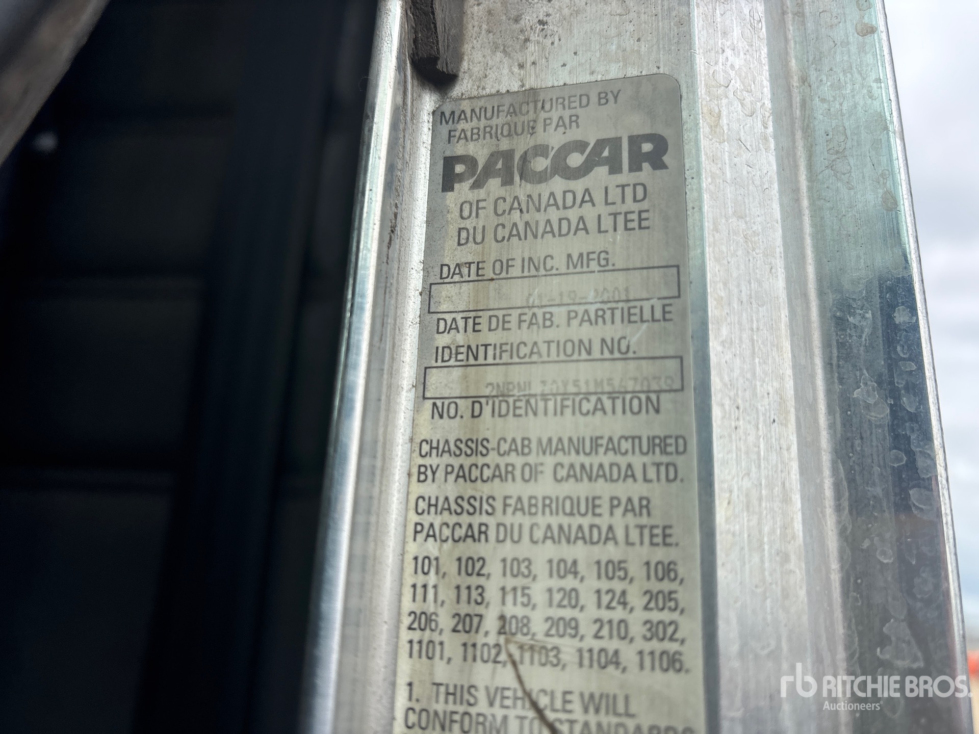 2001 Peterbilt 330