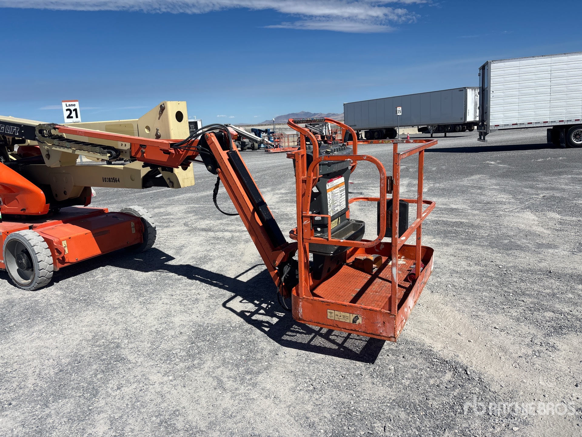 2015 JLG E450AJ