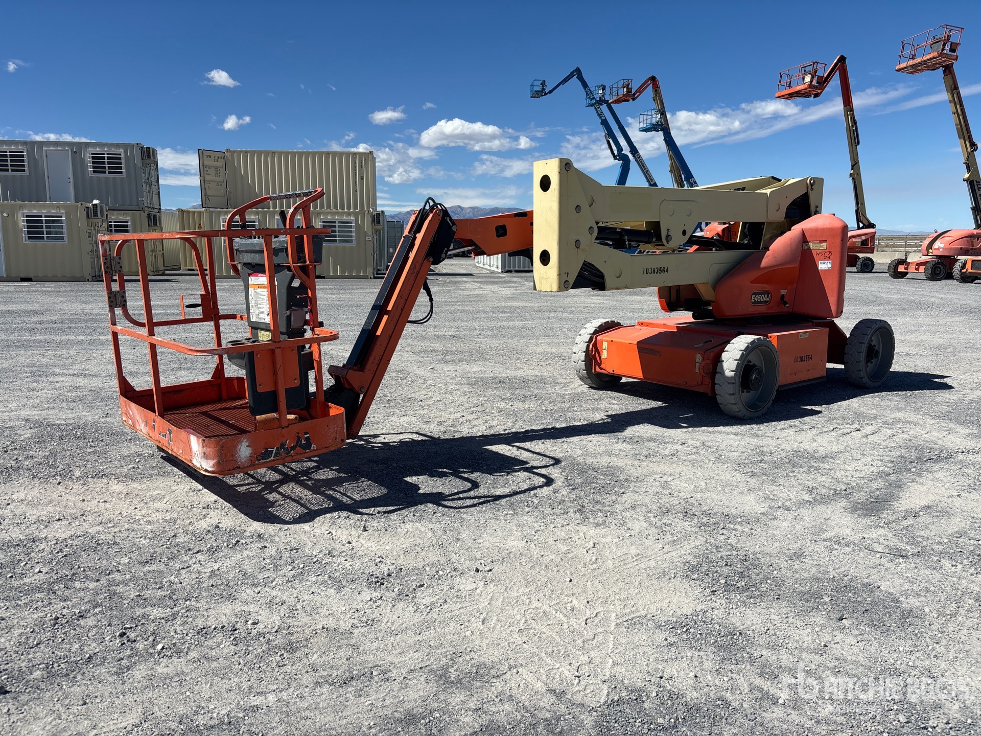 Photo of 2015 JLG E450AJ