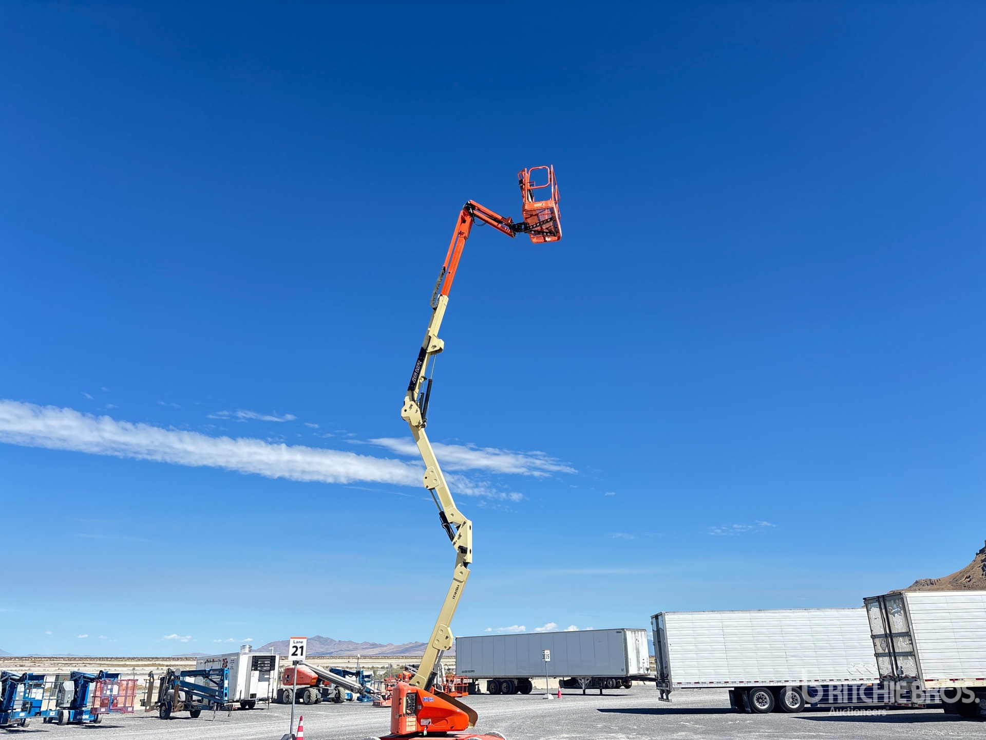 2015 JLG E450AJ