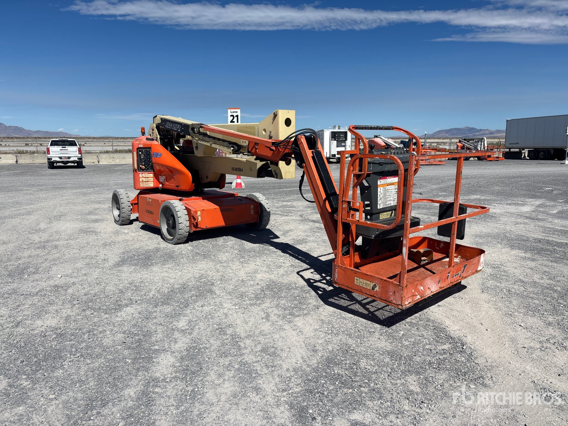 2015 JLG E450AJ