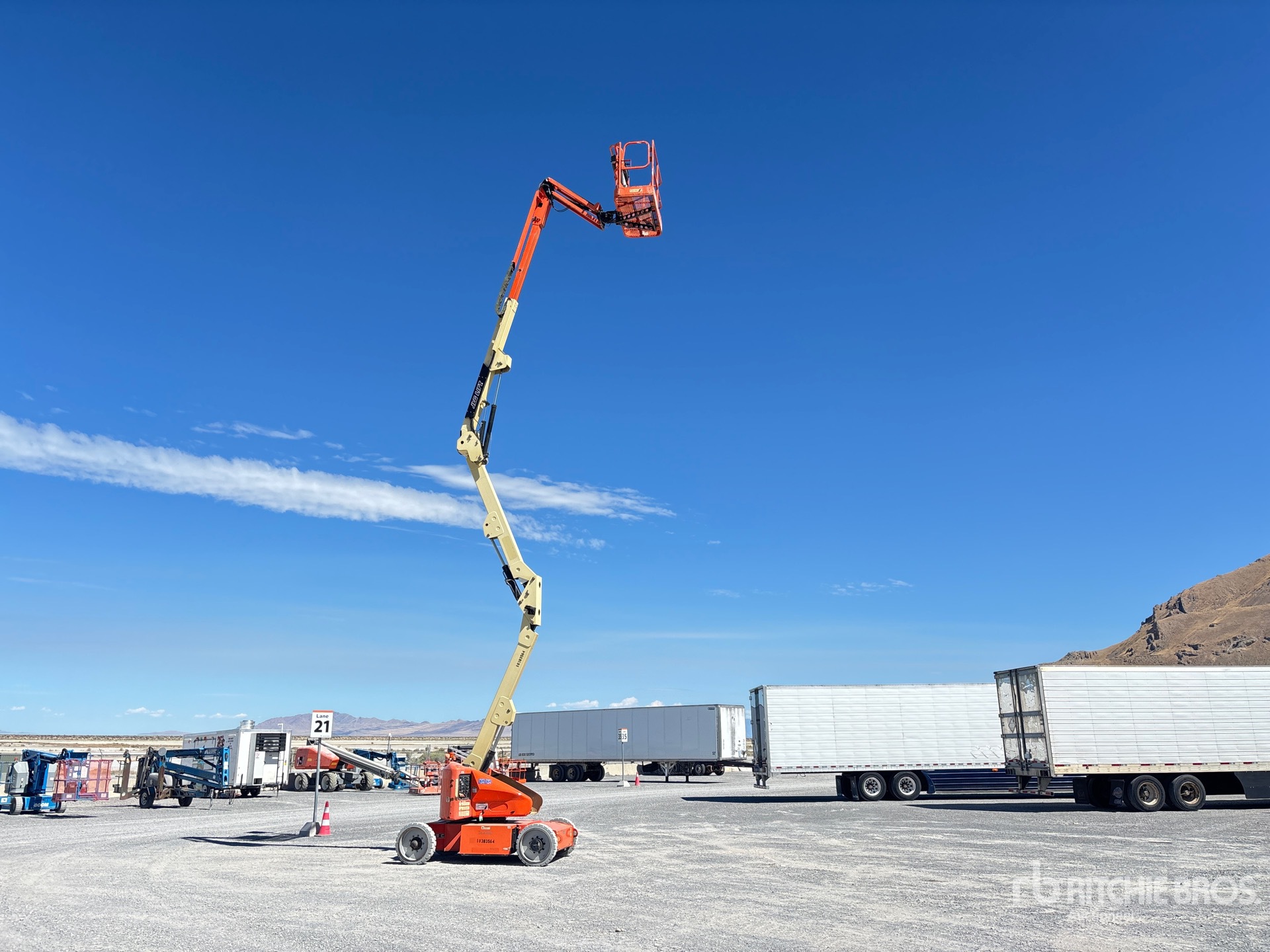 2015 JLG E450AJ