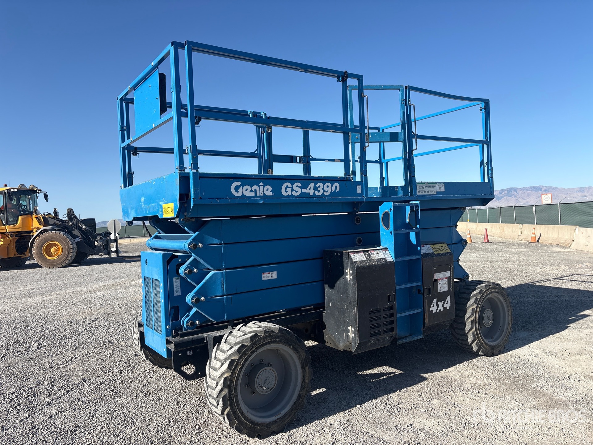 Photo of 2017 Genie GS-4390 RT