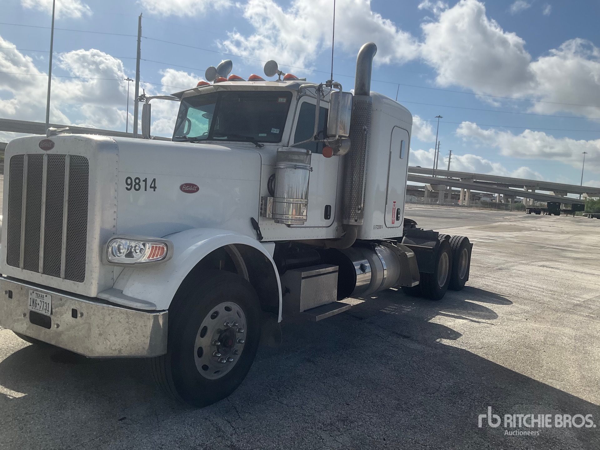 2015 Peterbilt 389