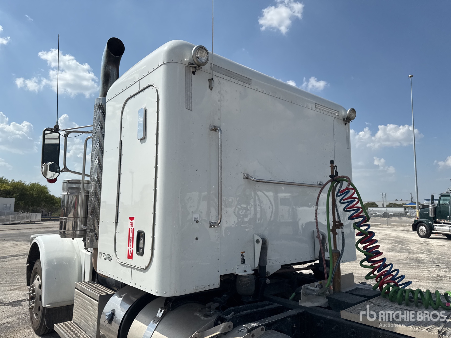 2015 Peterbilt 389