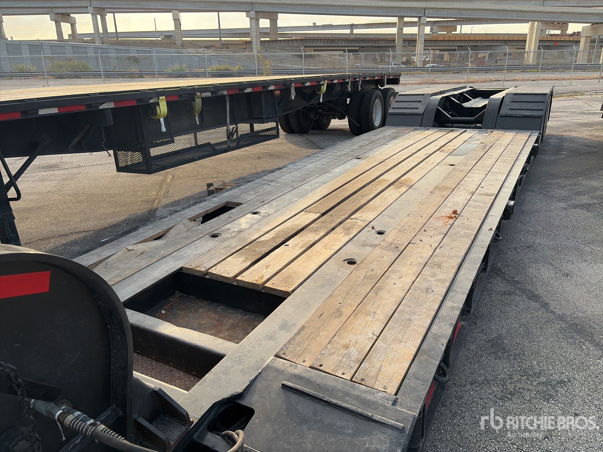 1998 Fontaine TRI/A REMOVABLE GOOSENECK