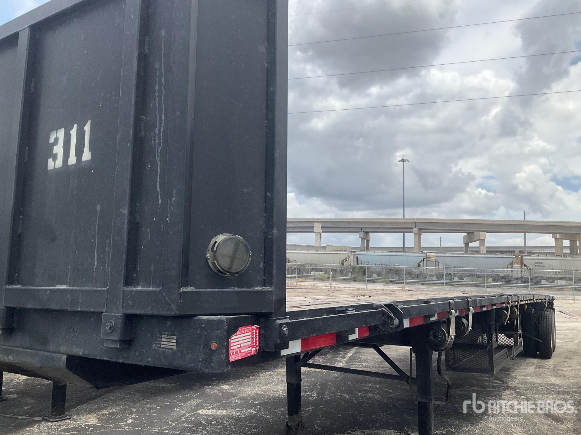 1998 Fruehauf 48 FT T/A