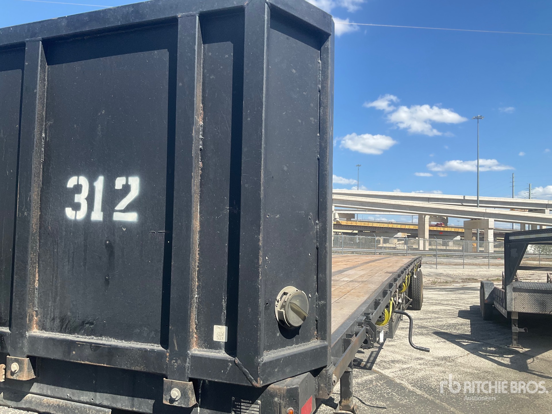 1998 Fruehauf 48 FT T/A