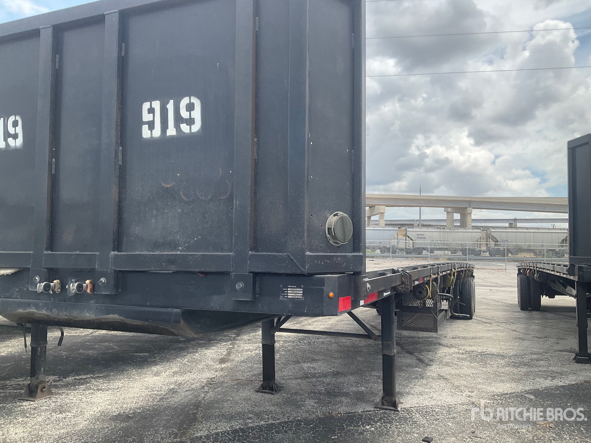 1998 Fruehauf 48 FT T/A