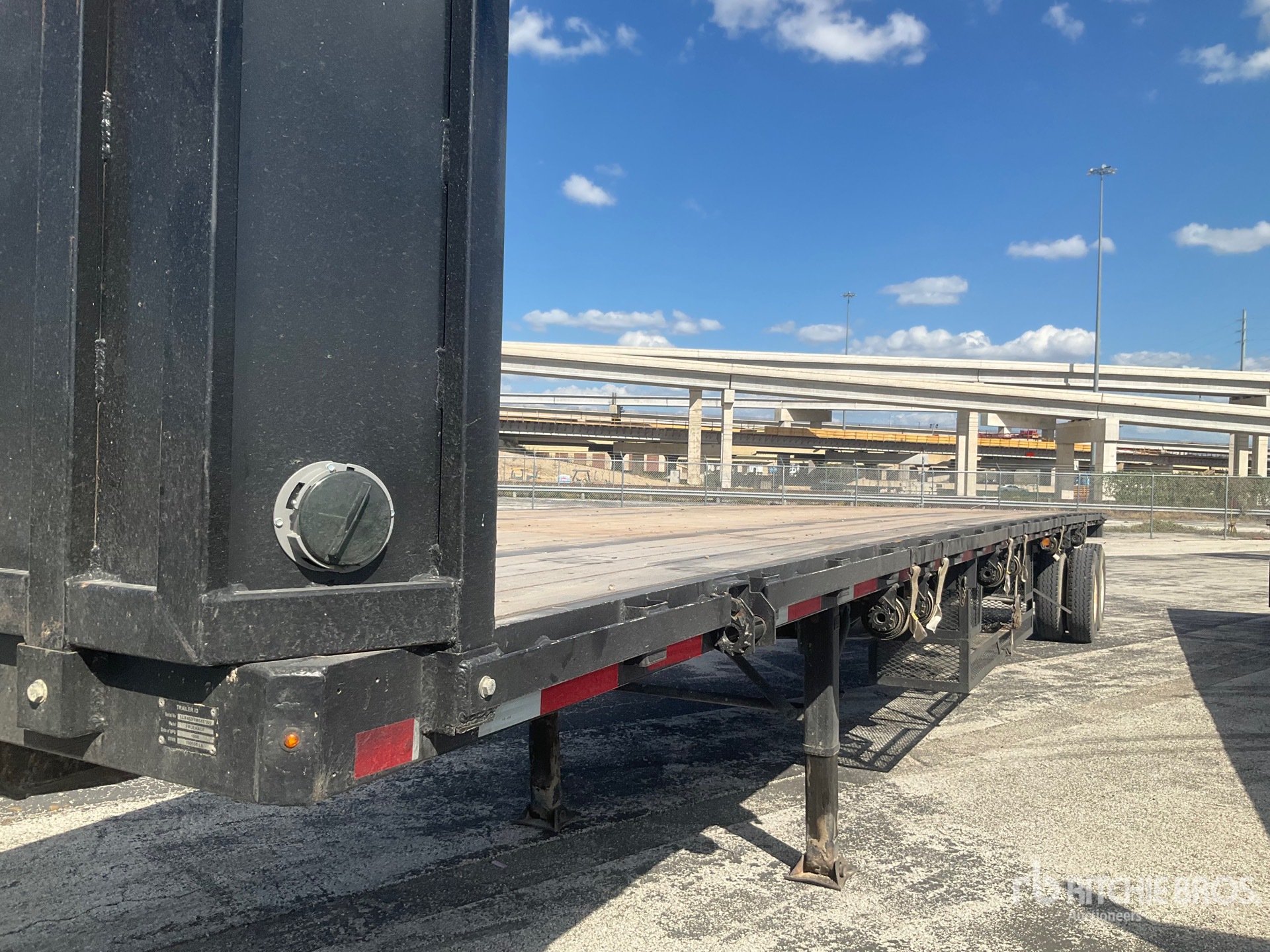 1998 Fruehauf 48 FT T/A