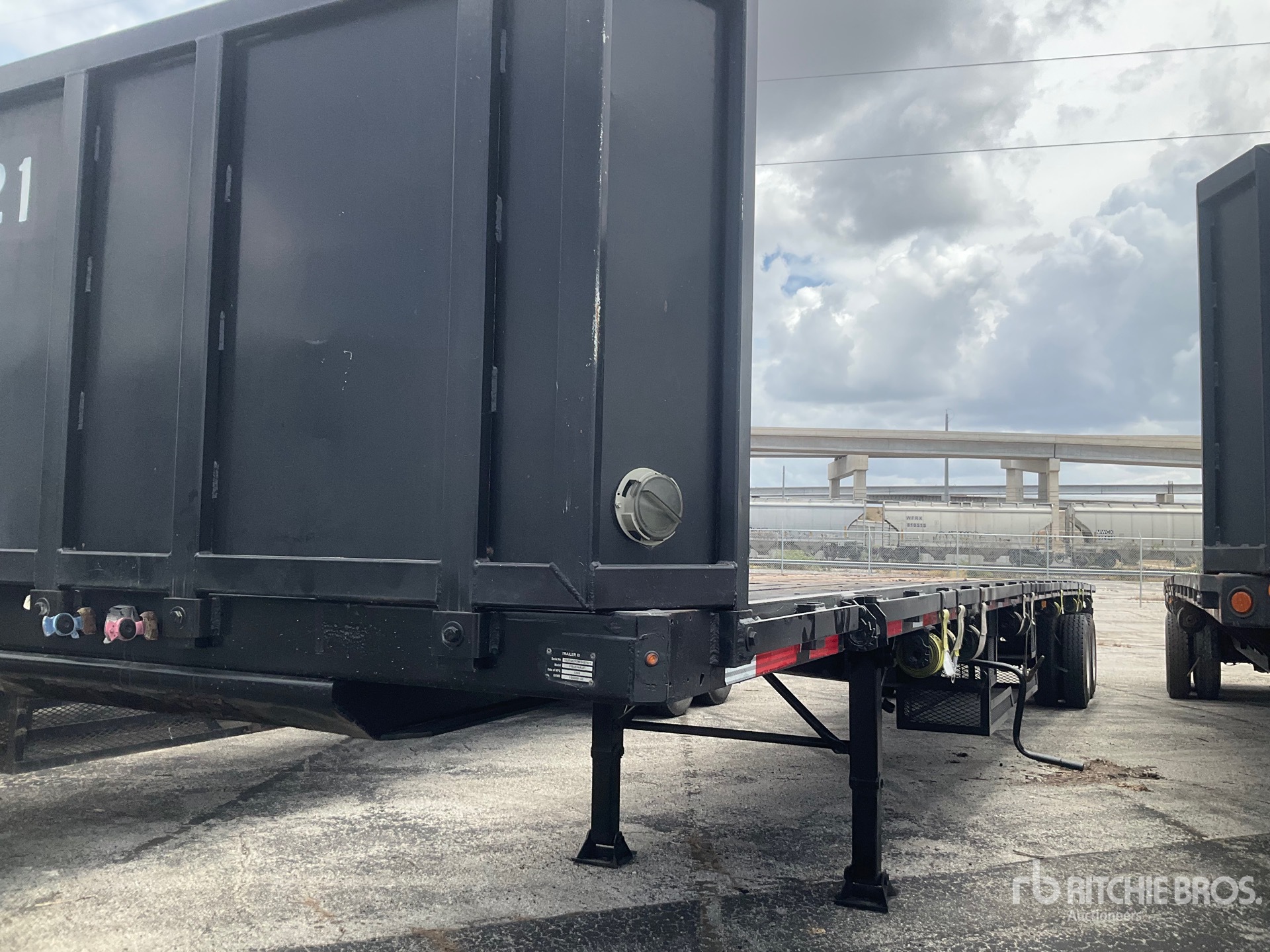 1998 Fruehauf 48 FT T/A
