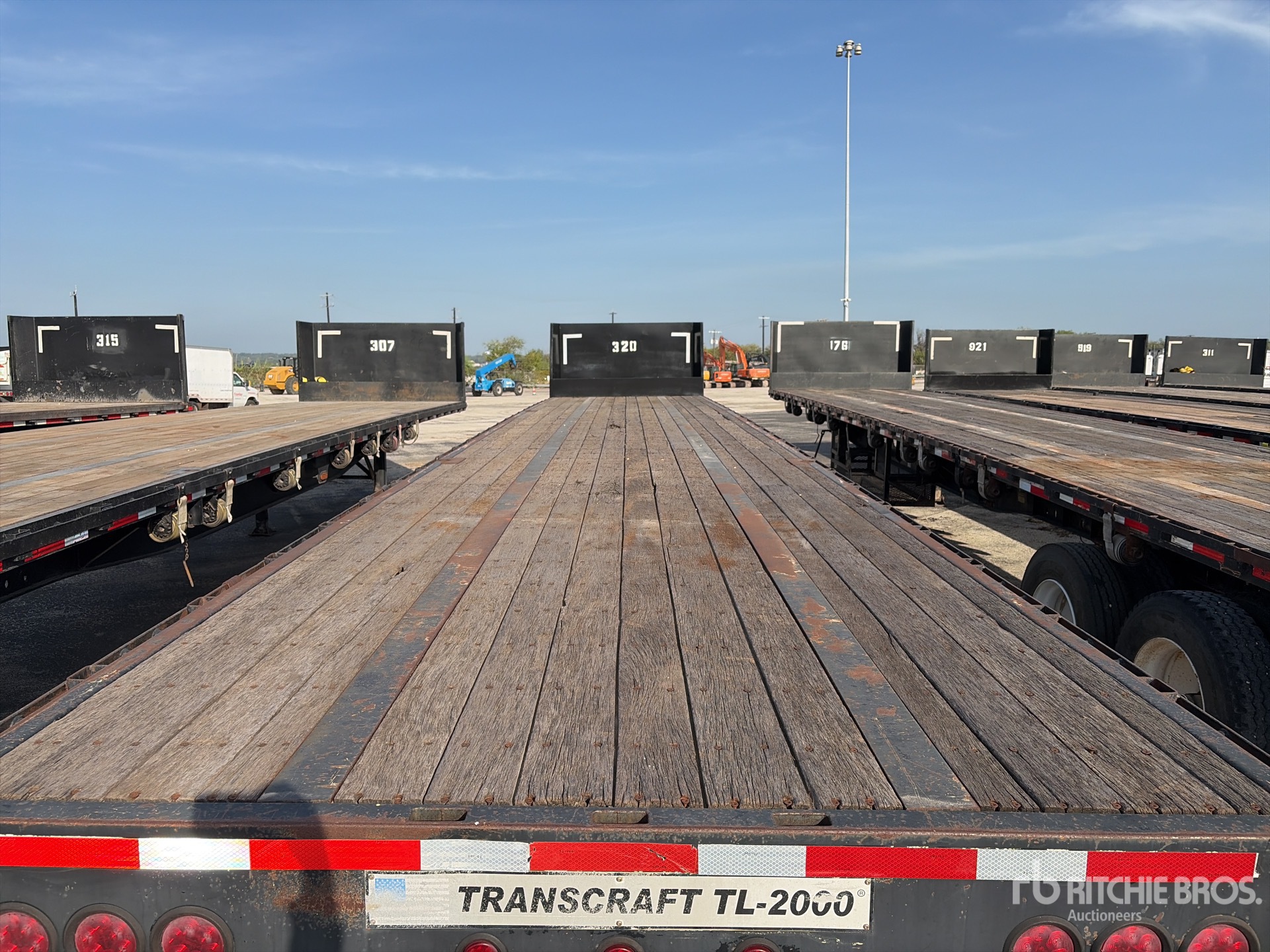 2007 Transcraft 48 FT T/A