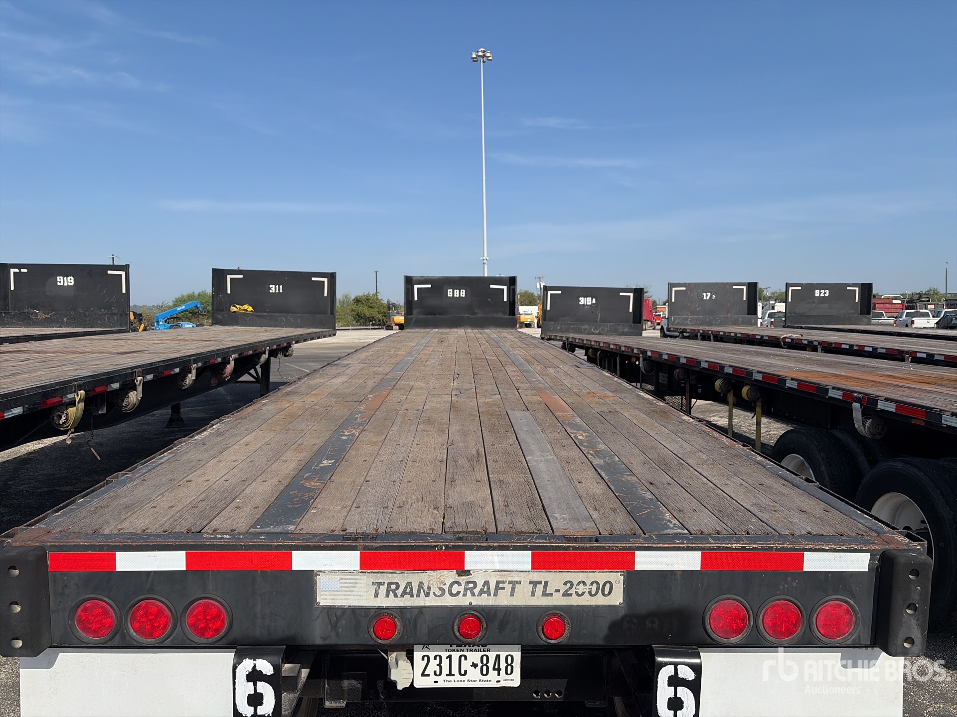 2007 Transcraft 48 FT T/A