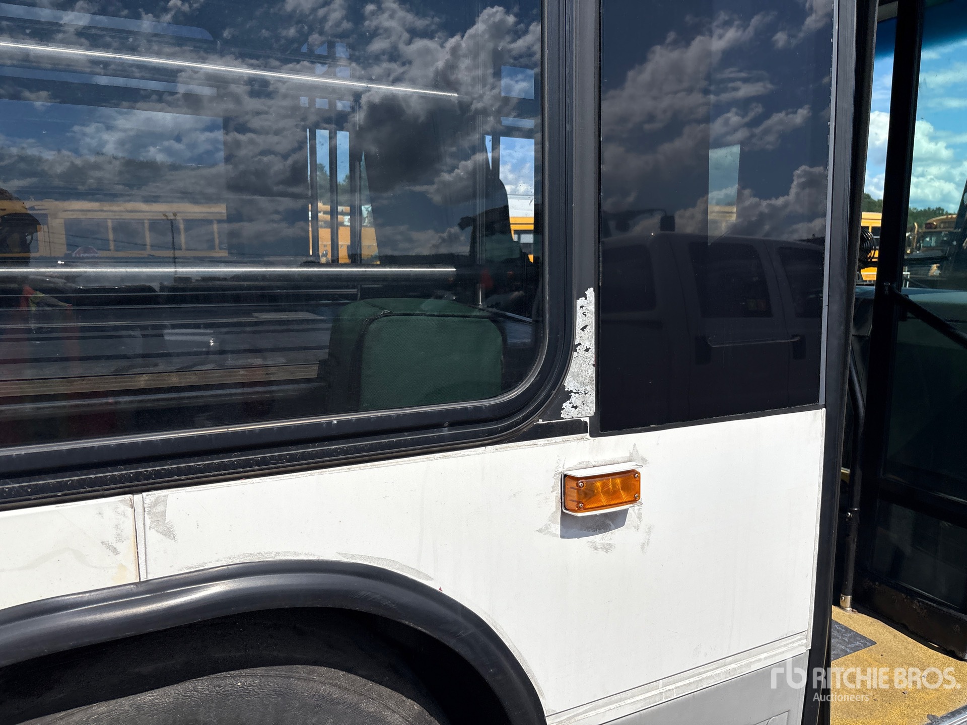 2007 Novabus LFS