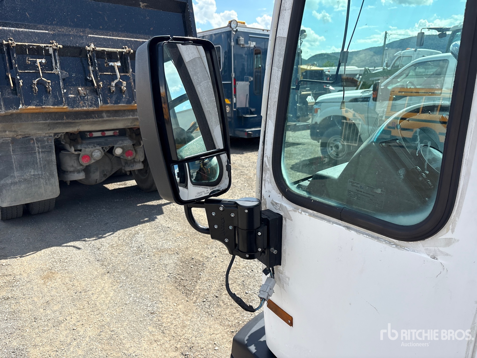 2007 Novabus LFS
