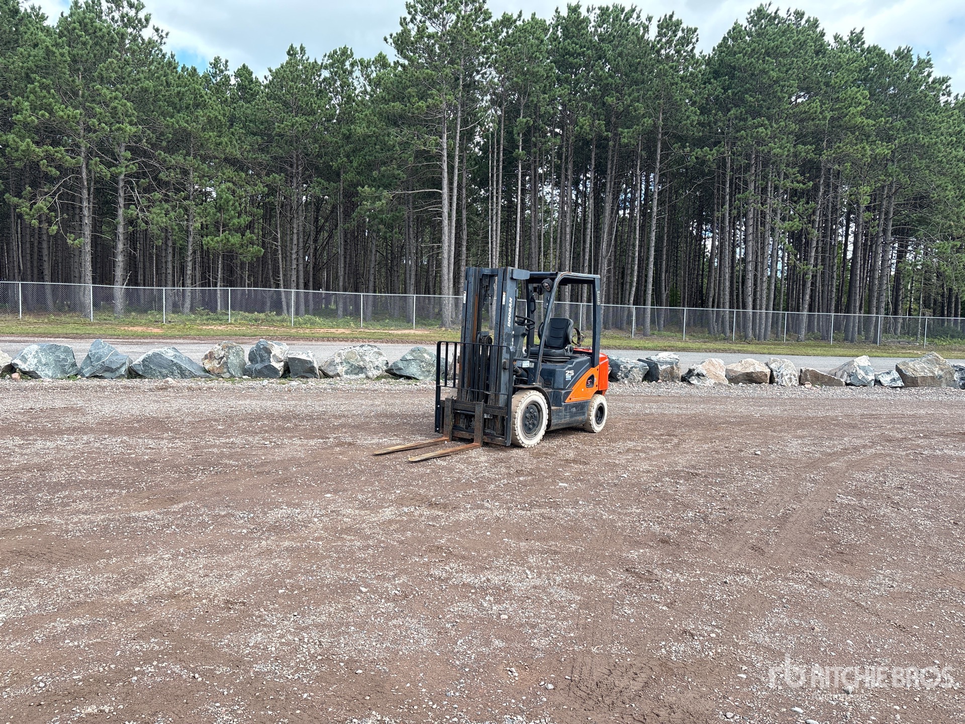 2017 Doosan G25N-7