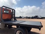 Configuration with Flat Bed Body