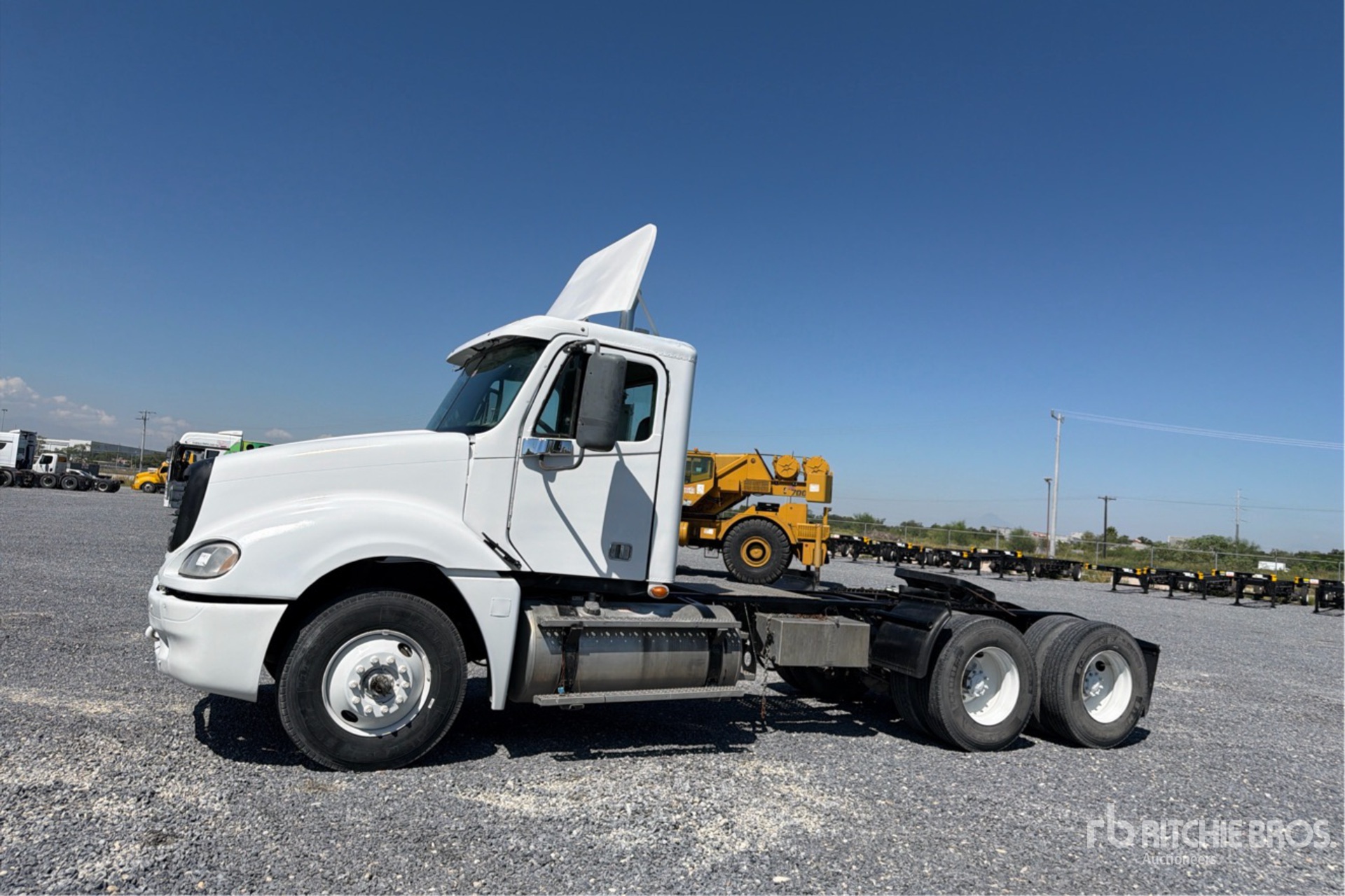 2007 Freightliner CL120