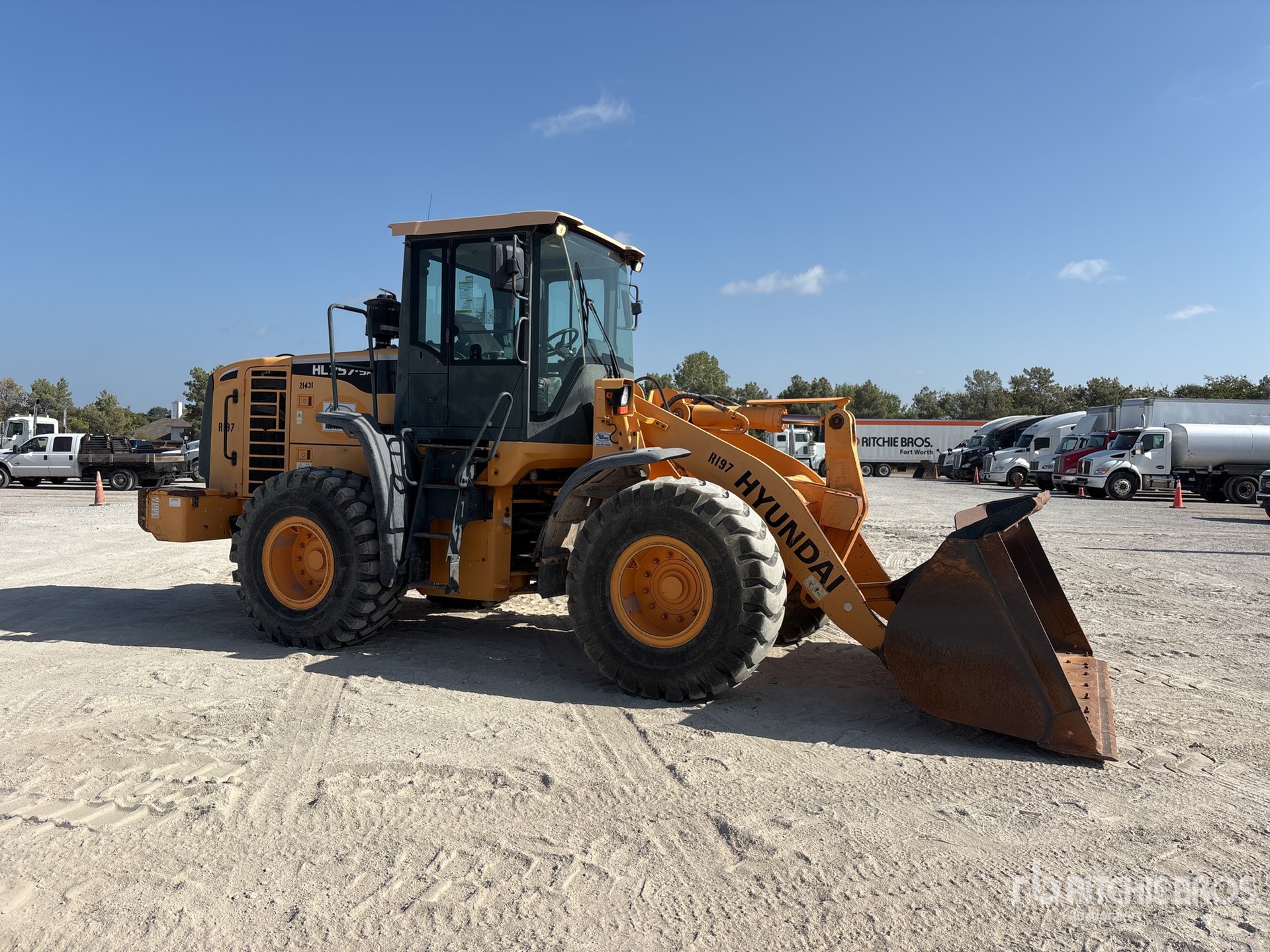 2017 Hyundai HL757-9A