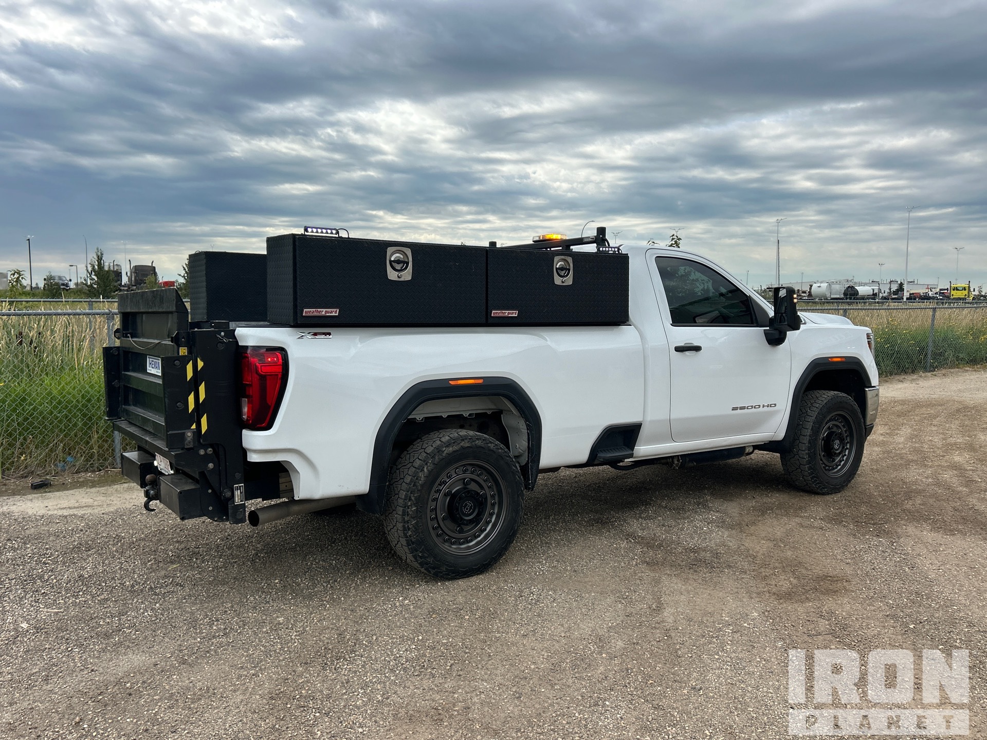 General Appearance with Picture, Right Rear Corner