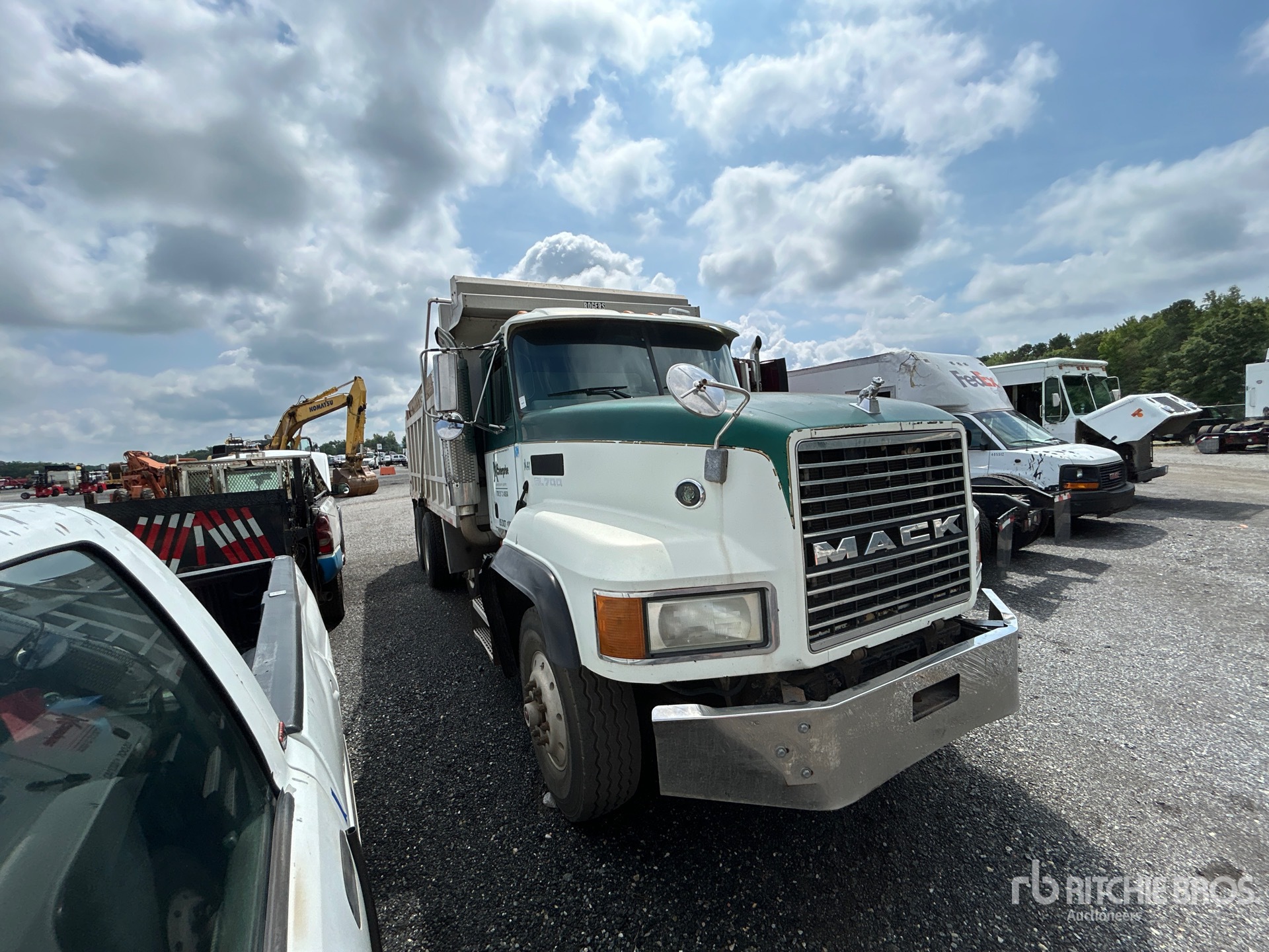 2002 Mack CL713
