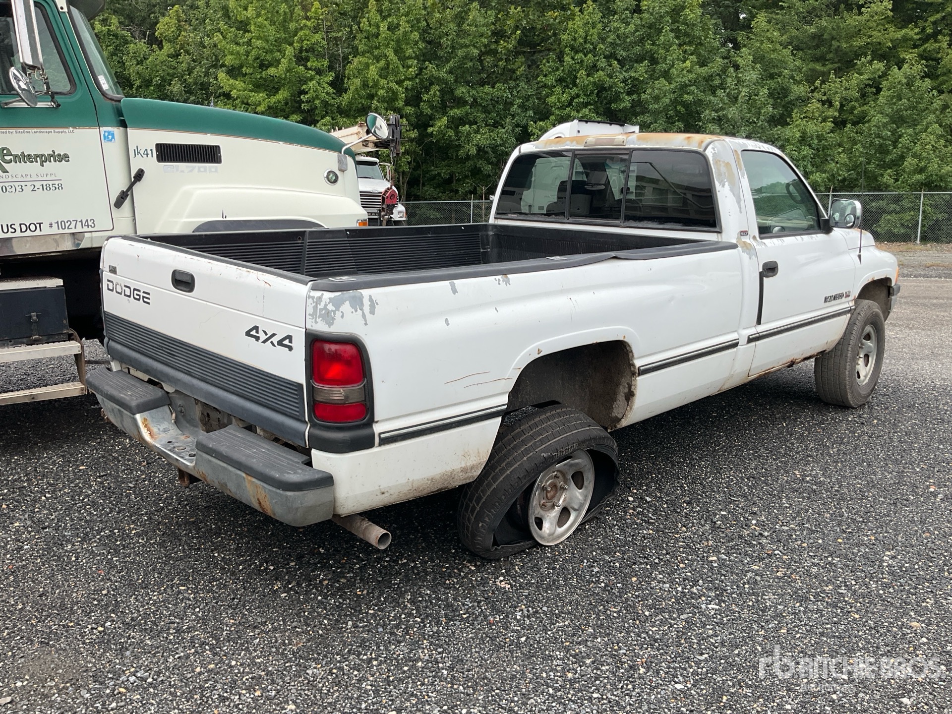 General Appearance with Picture, Right Rear Corner