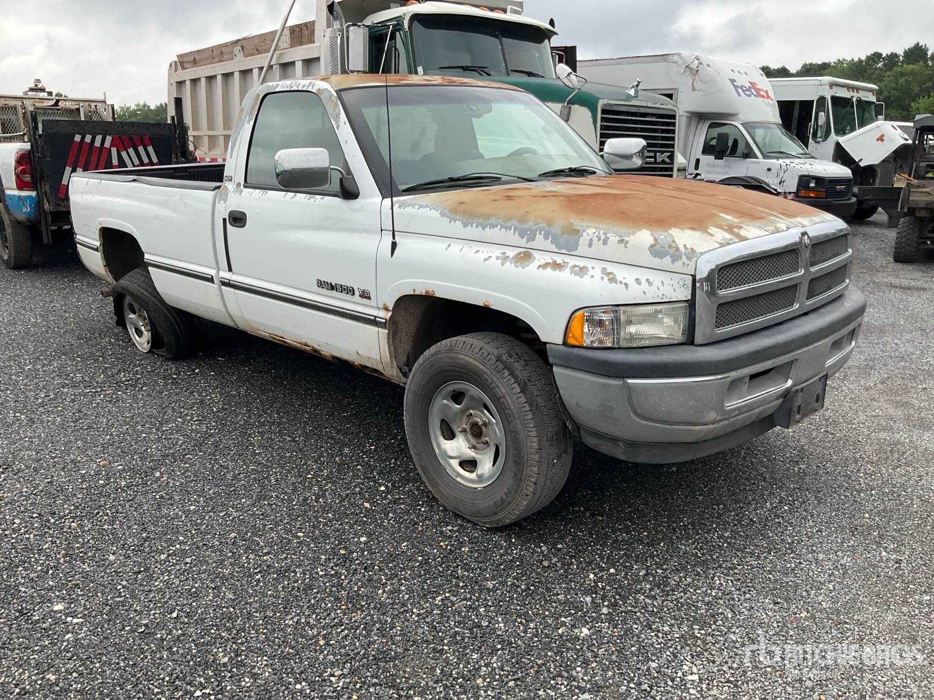 General Appearance with Picture, Right Front Corner
