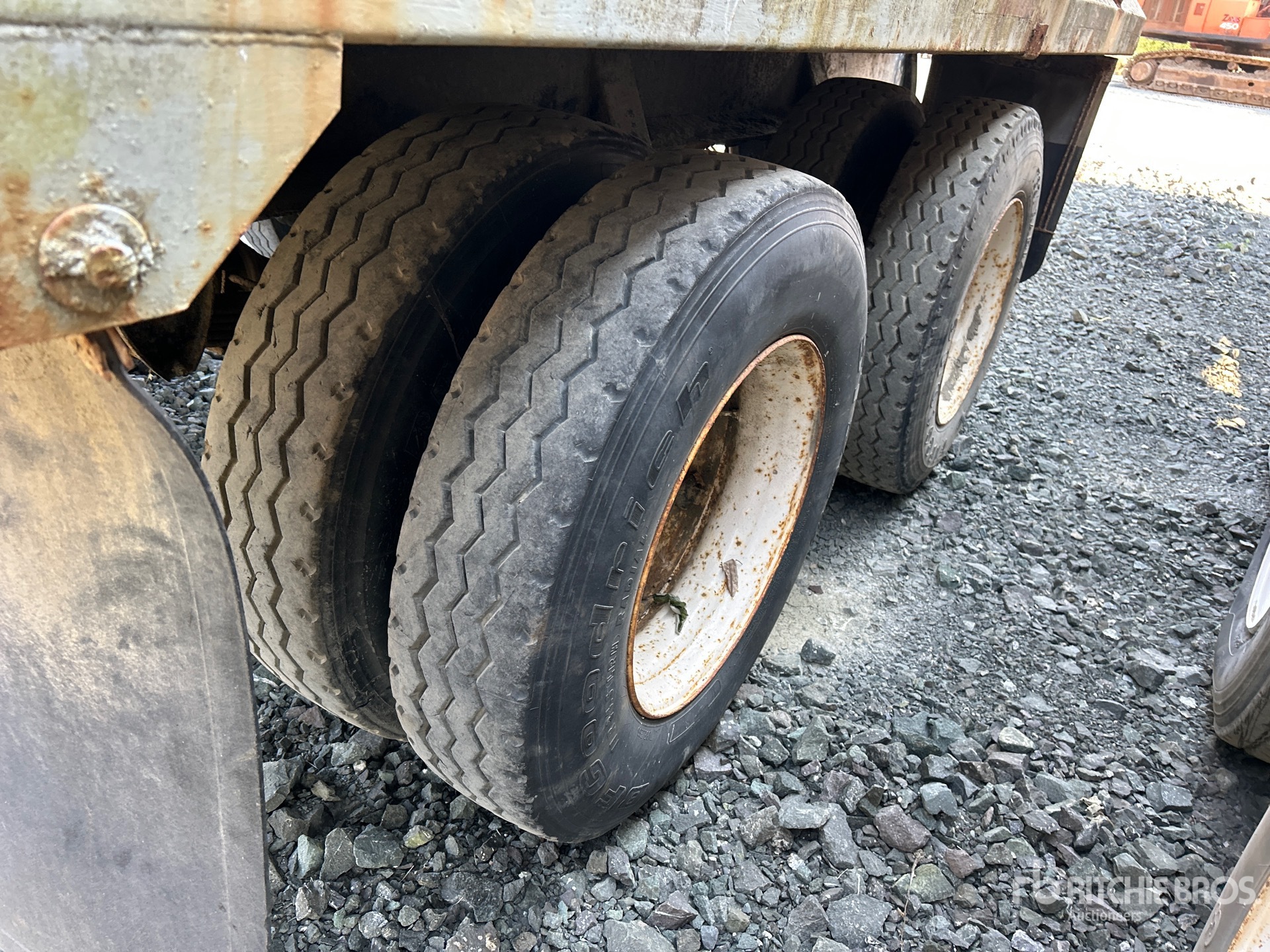 1996 Knight 14 ft T/A