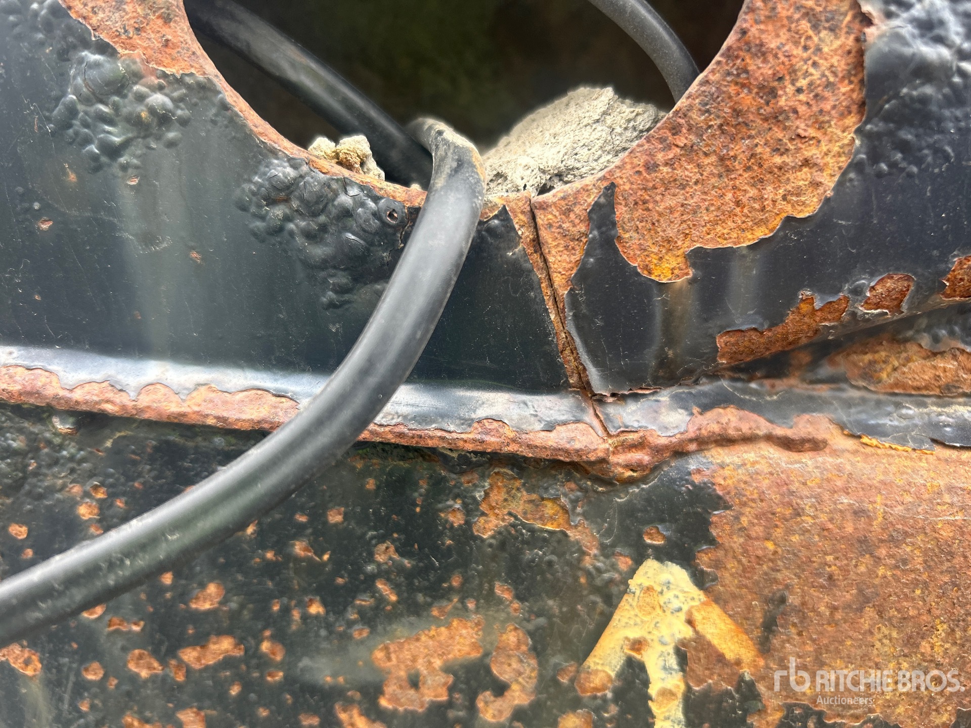 2006 CTS 40 FT T/A (INOPERABLE)