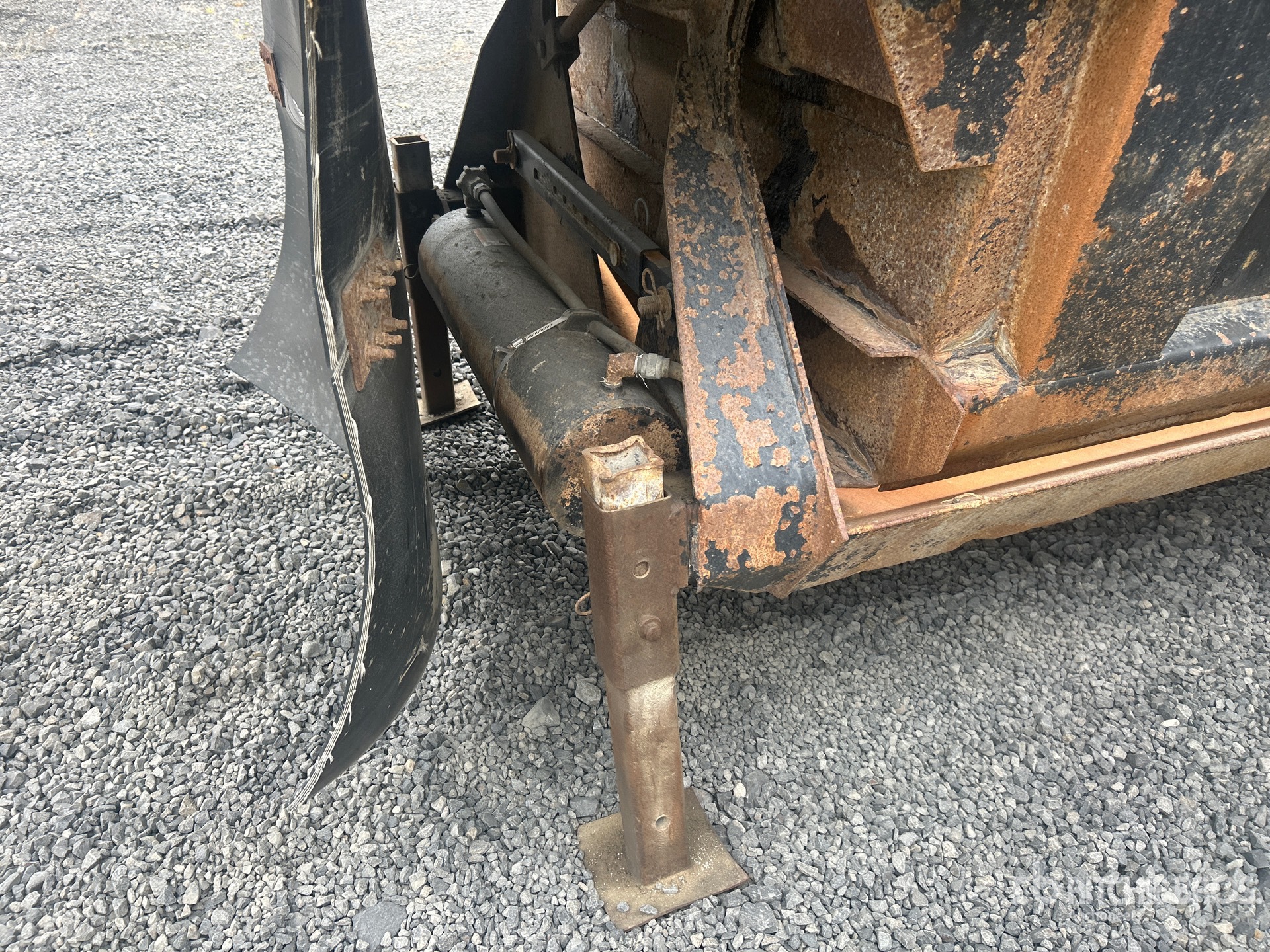 2006 CTS 40 FT T/A (INOPERABLE)