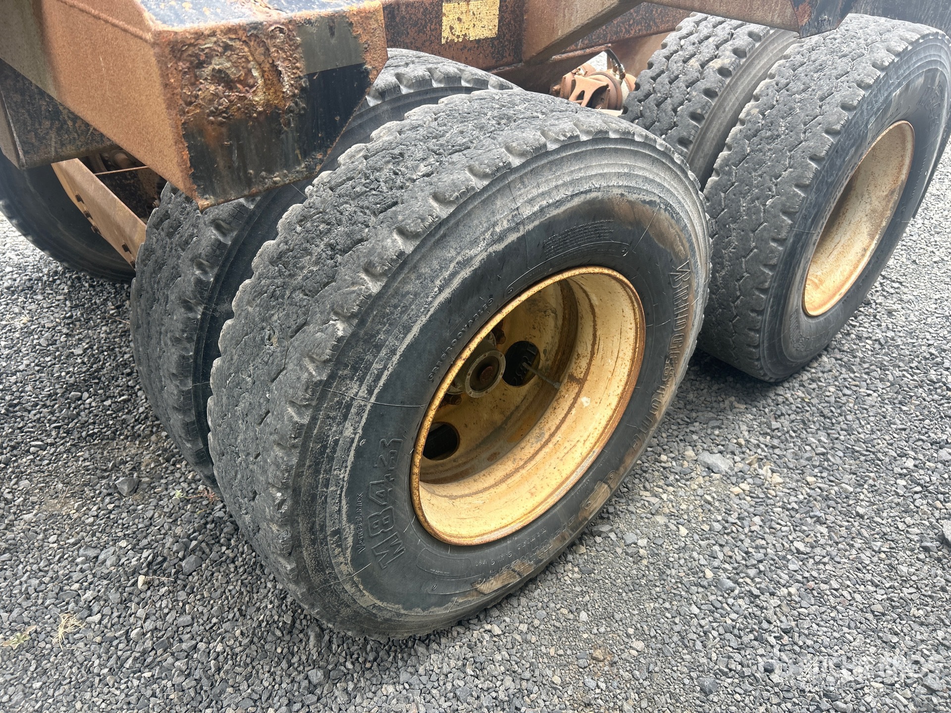 2006 CTS 40 FT T/A (INOPERABLE)