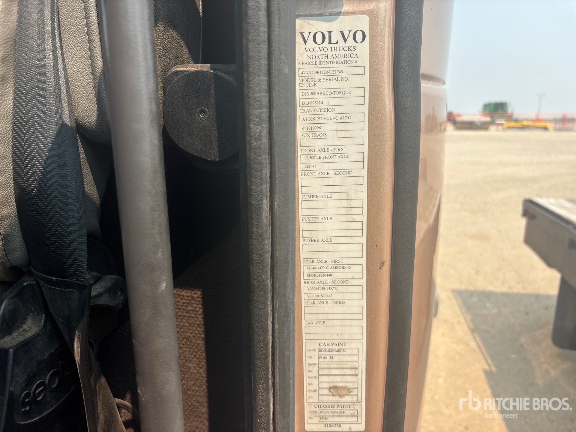 2013 Volvo VNL64T