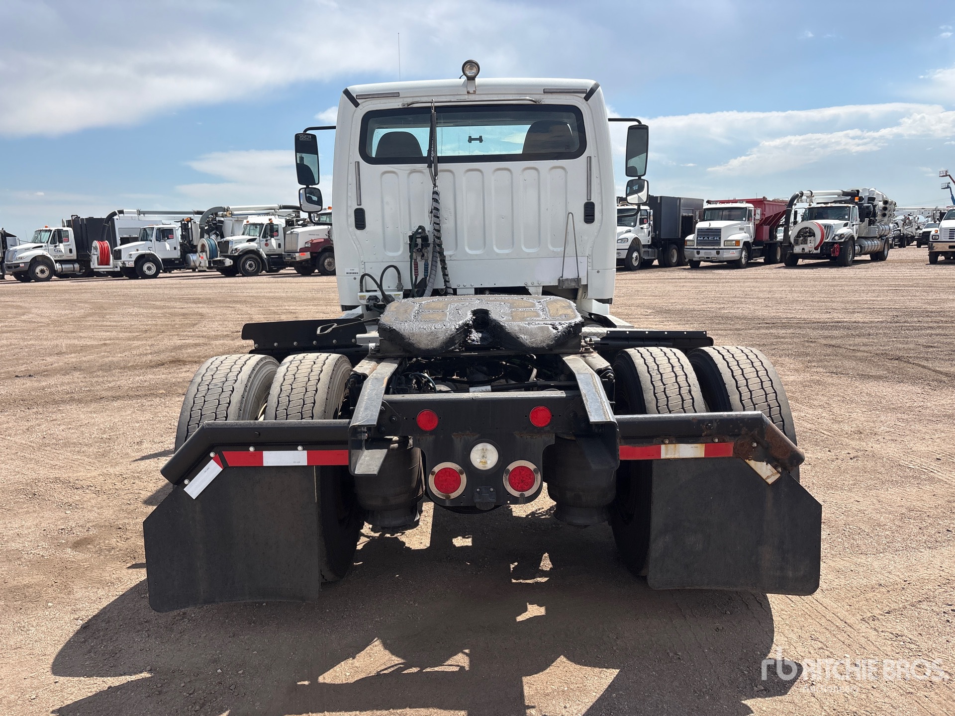 2014 Freightliner M2106