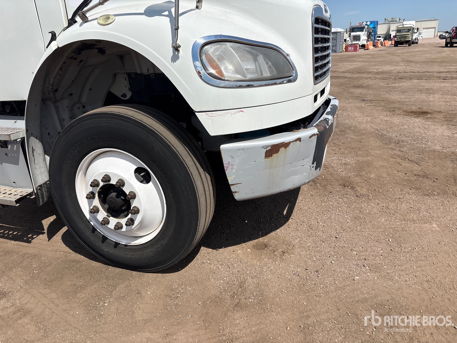 2014 Freightliner M2106
