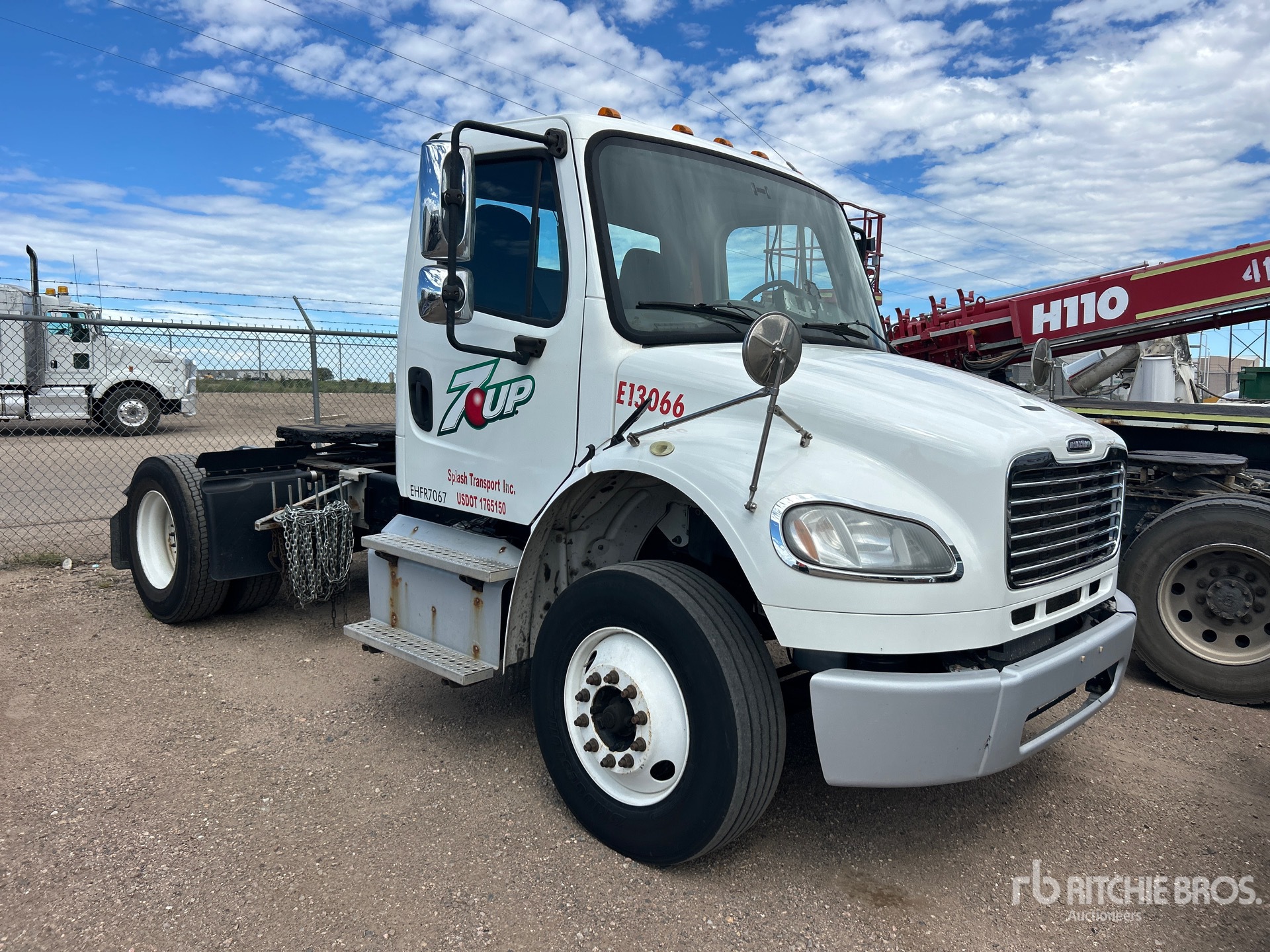2014 Freightliner M2106