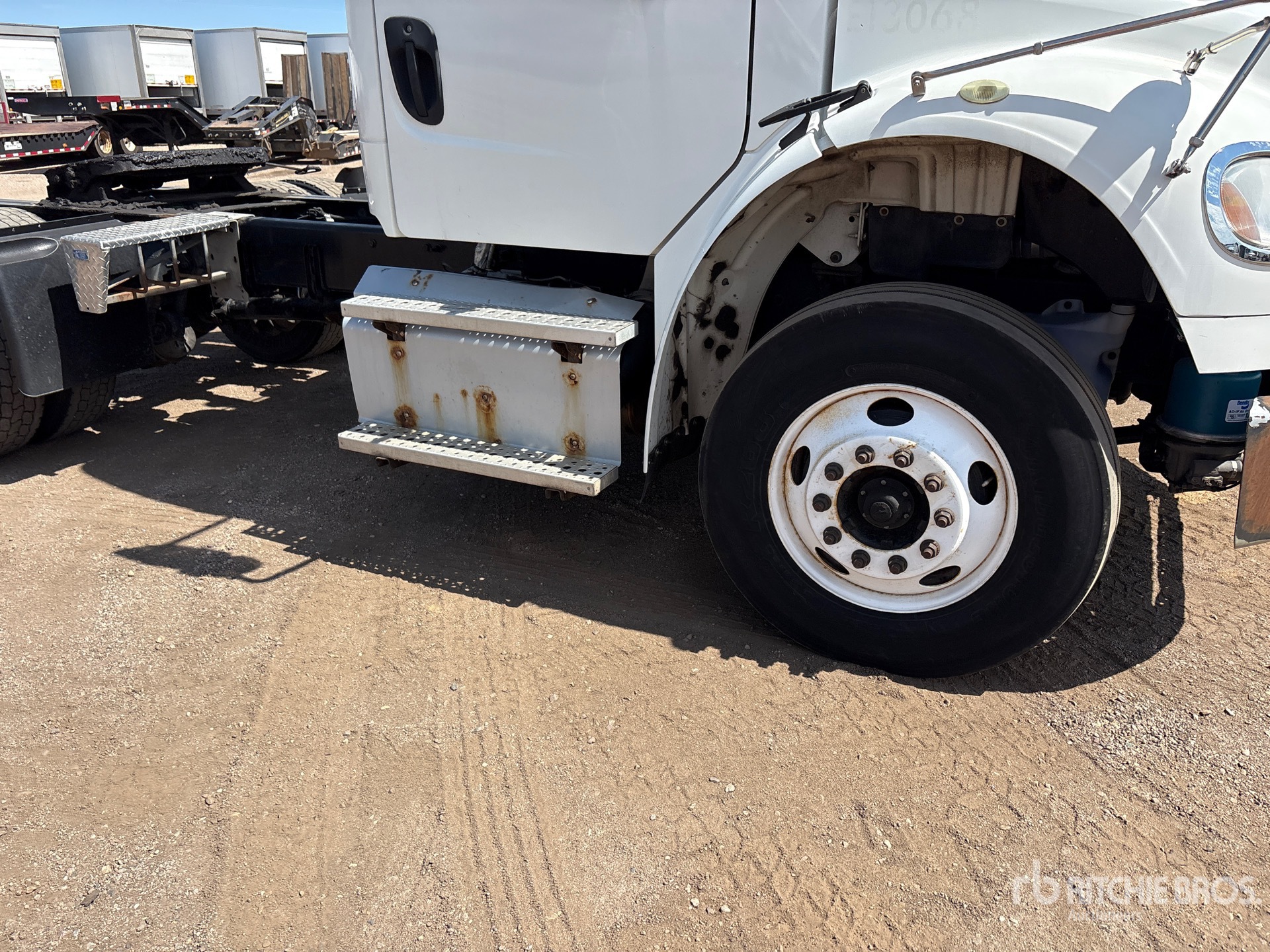 2014 Freightliner M2106