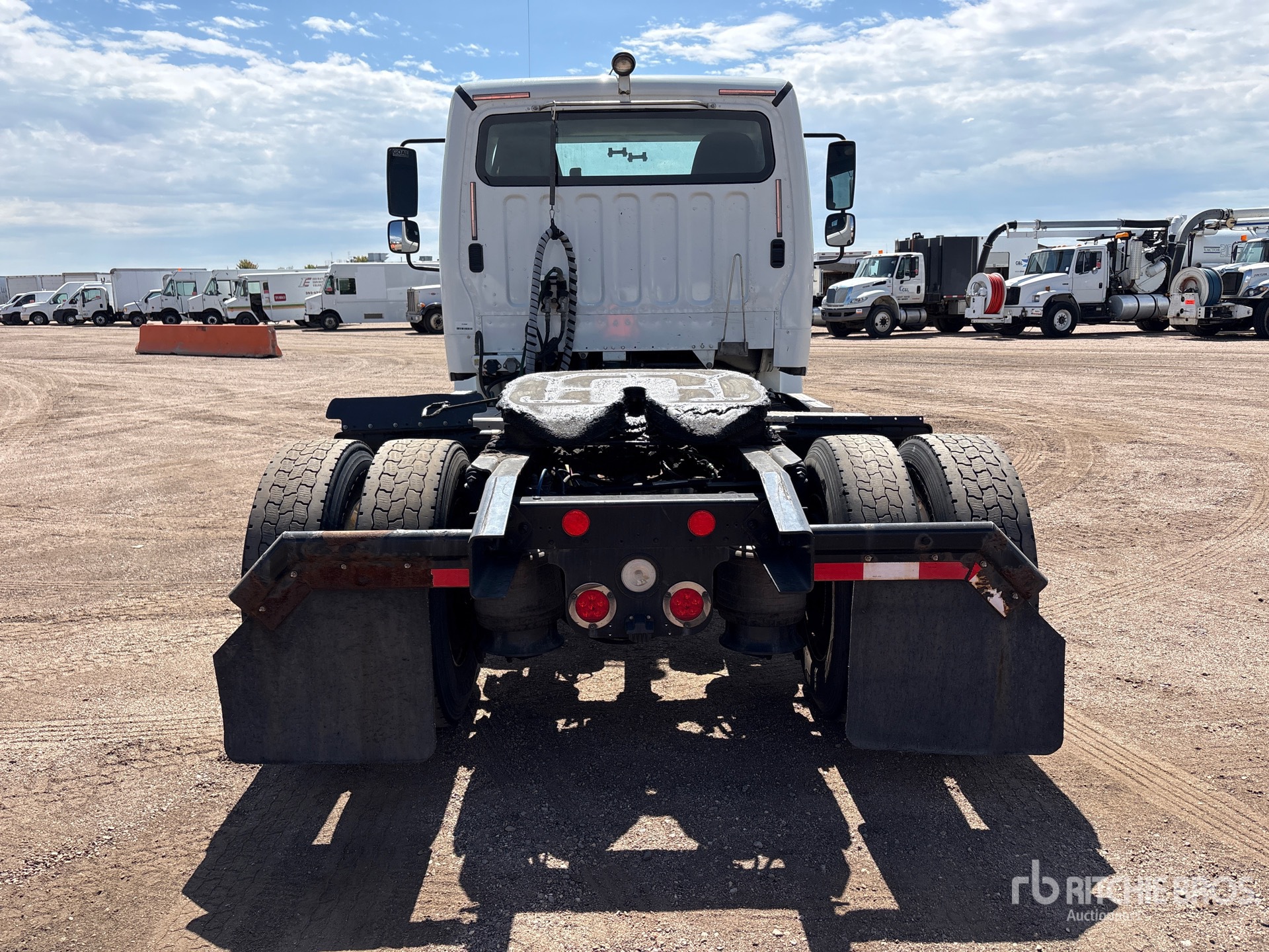 2014 Freightliner M2106