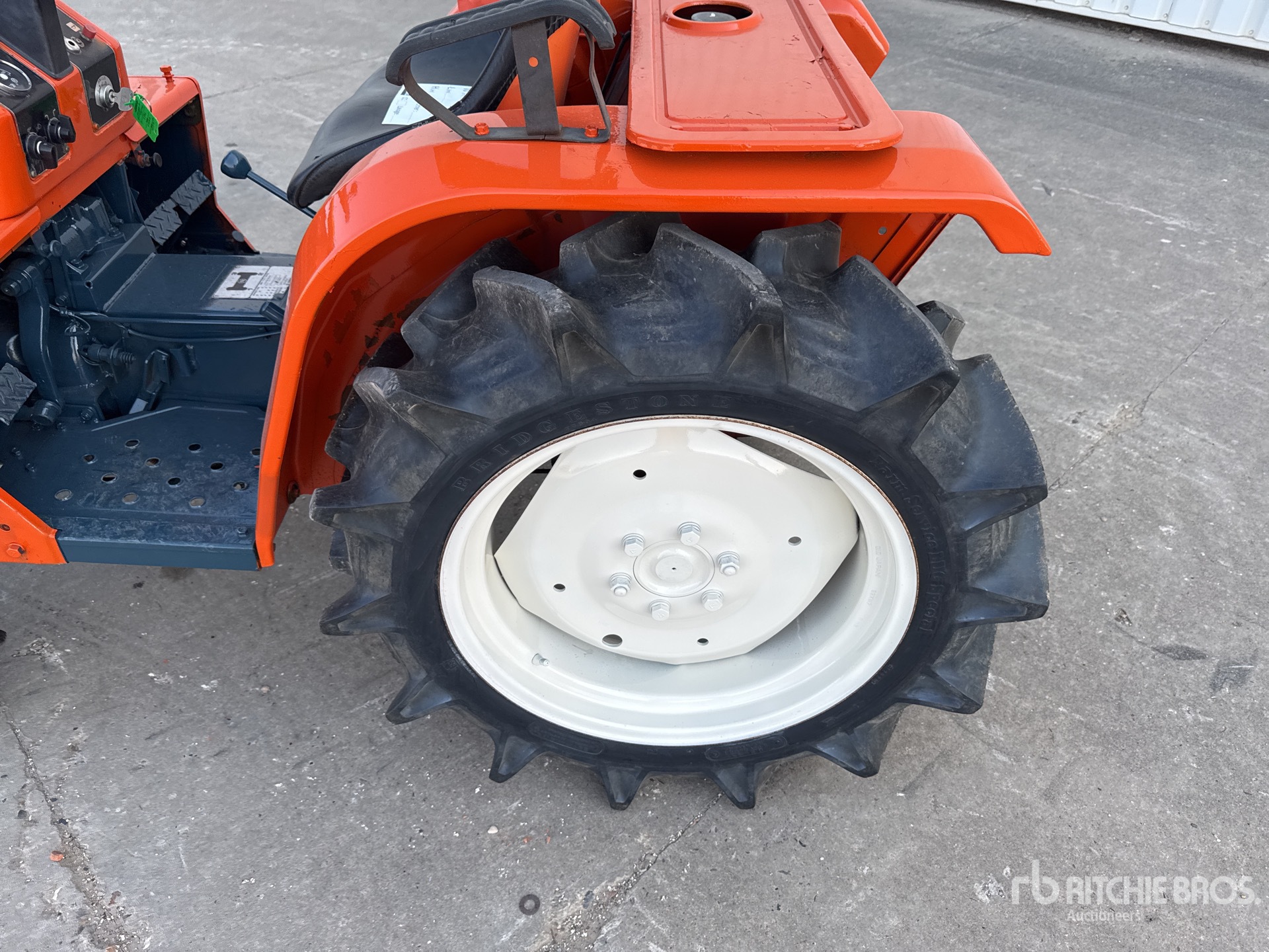 Kubota B1600