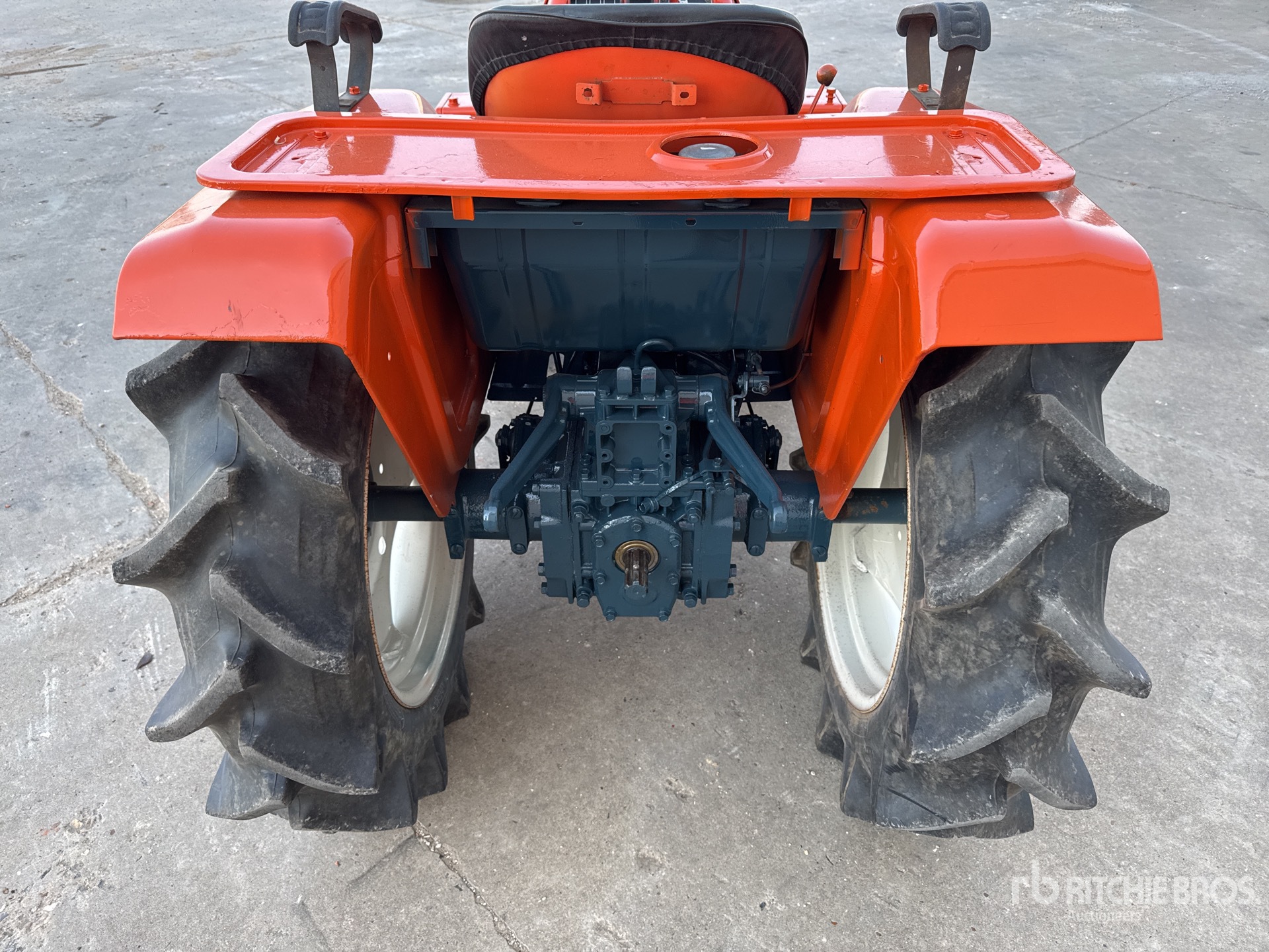 Kubota B1600