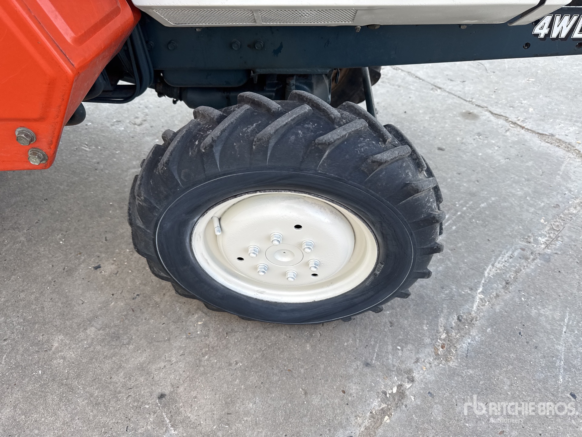 Kubota B1600