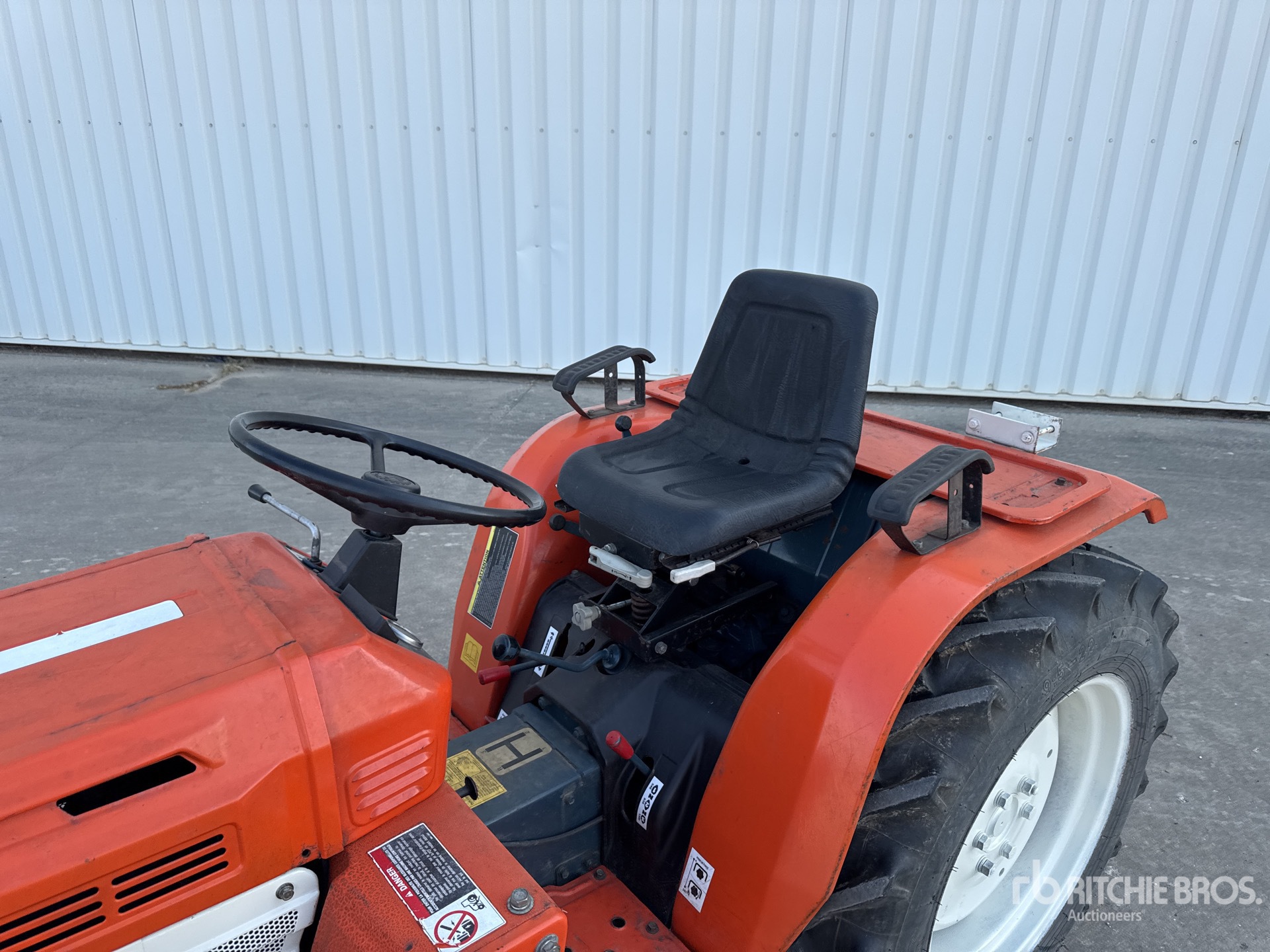 Kubota B1600
