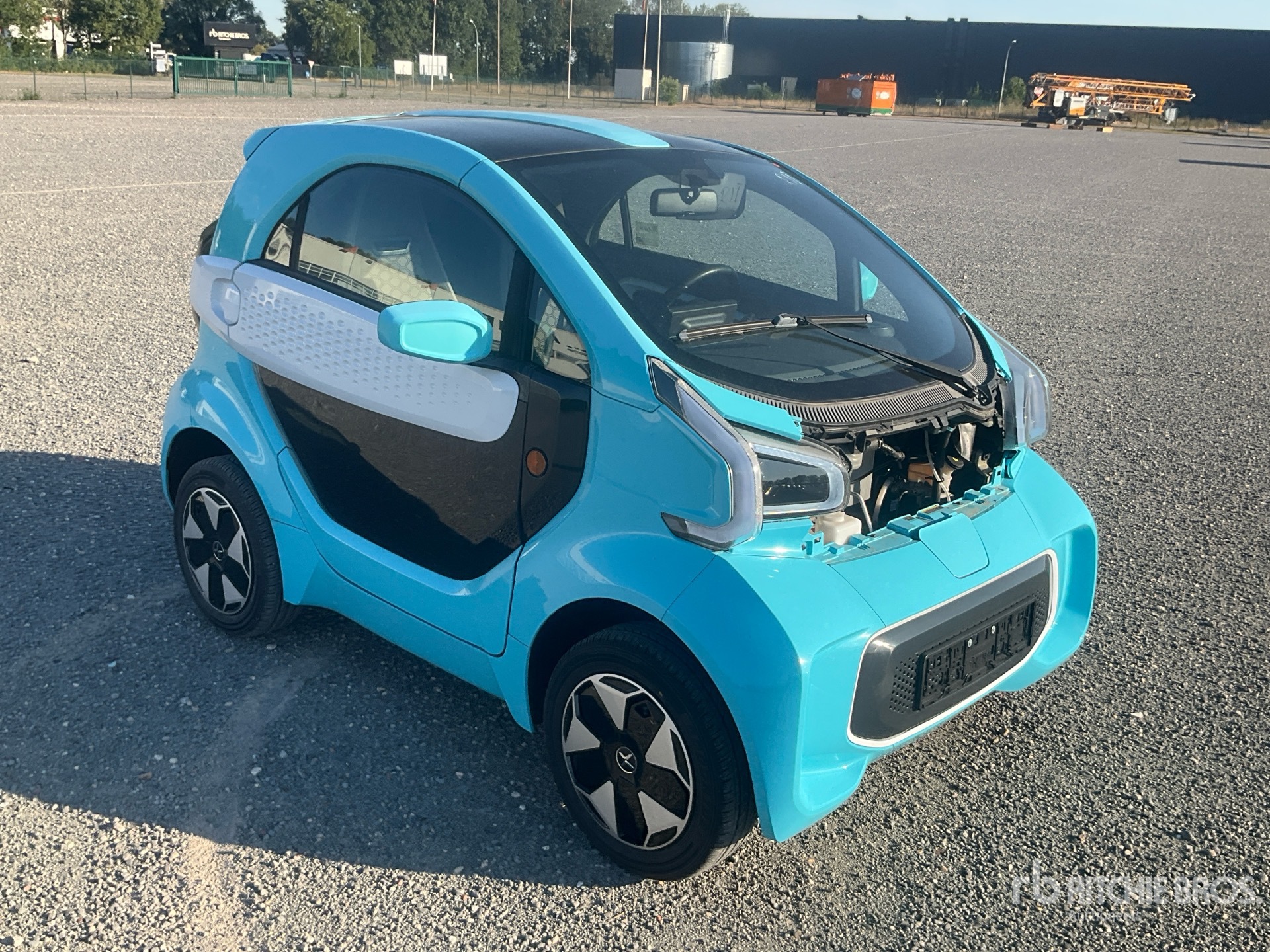General Appearance with Picture, Right Front Corner