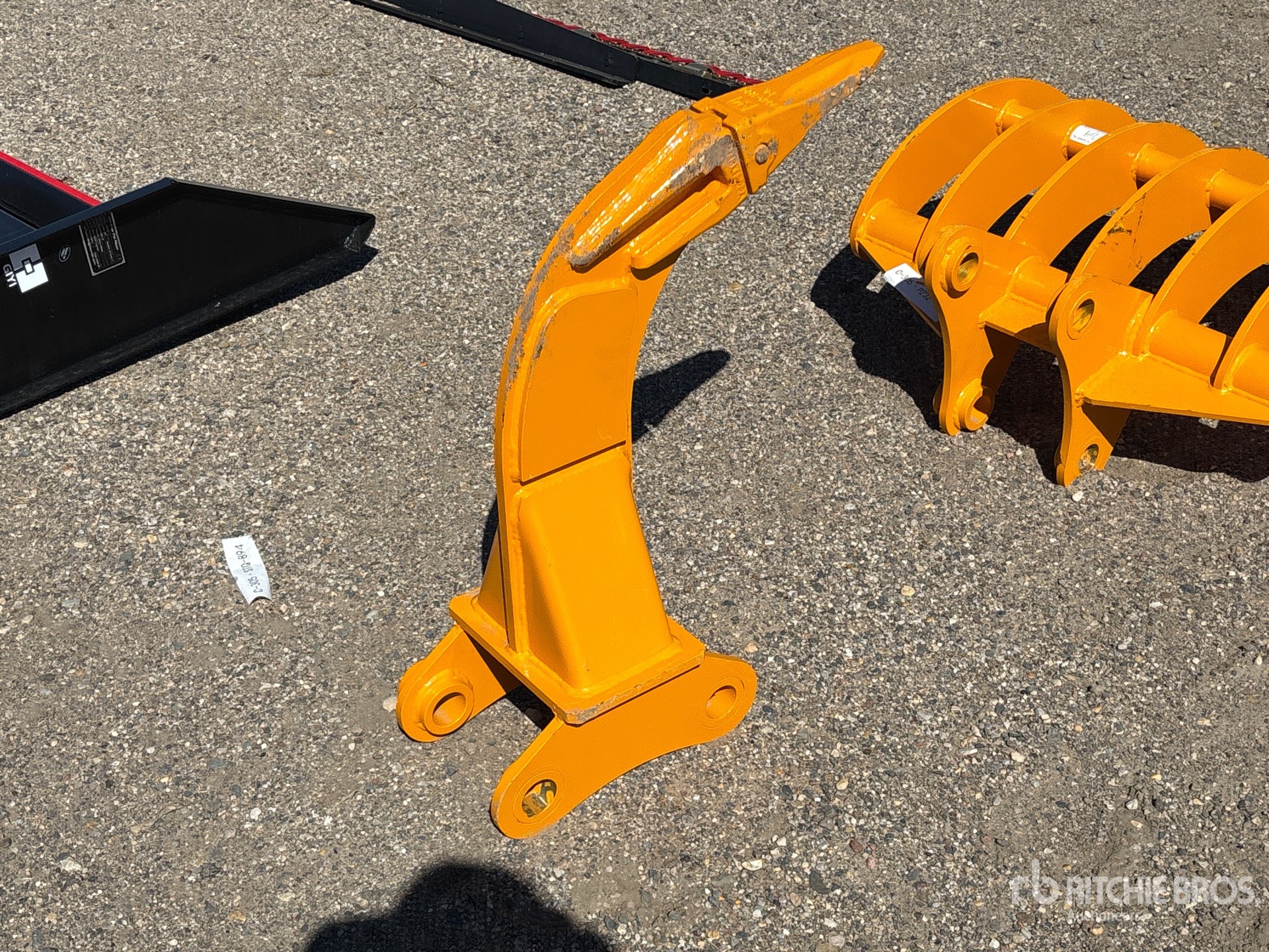GIYI - FITS CAT 305 (UNUSED)
