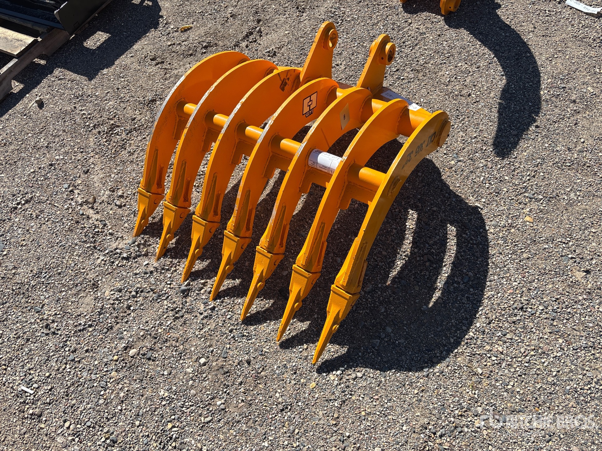 Photo of GIYI 32 in - Fits Cat 305 (Unused)