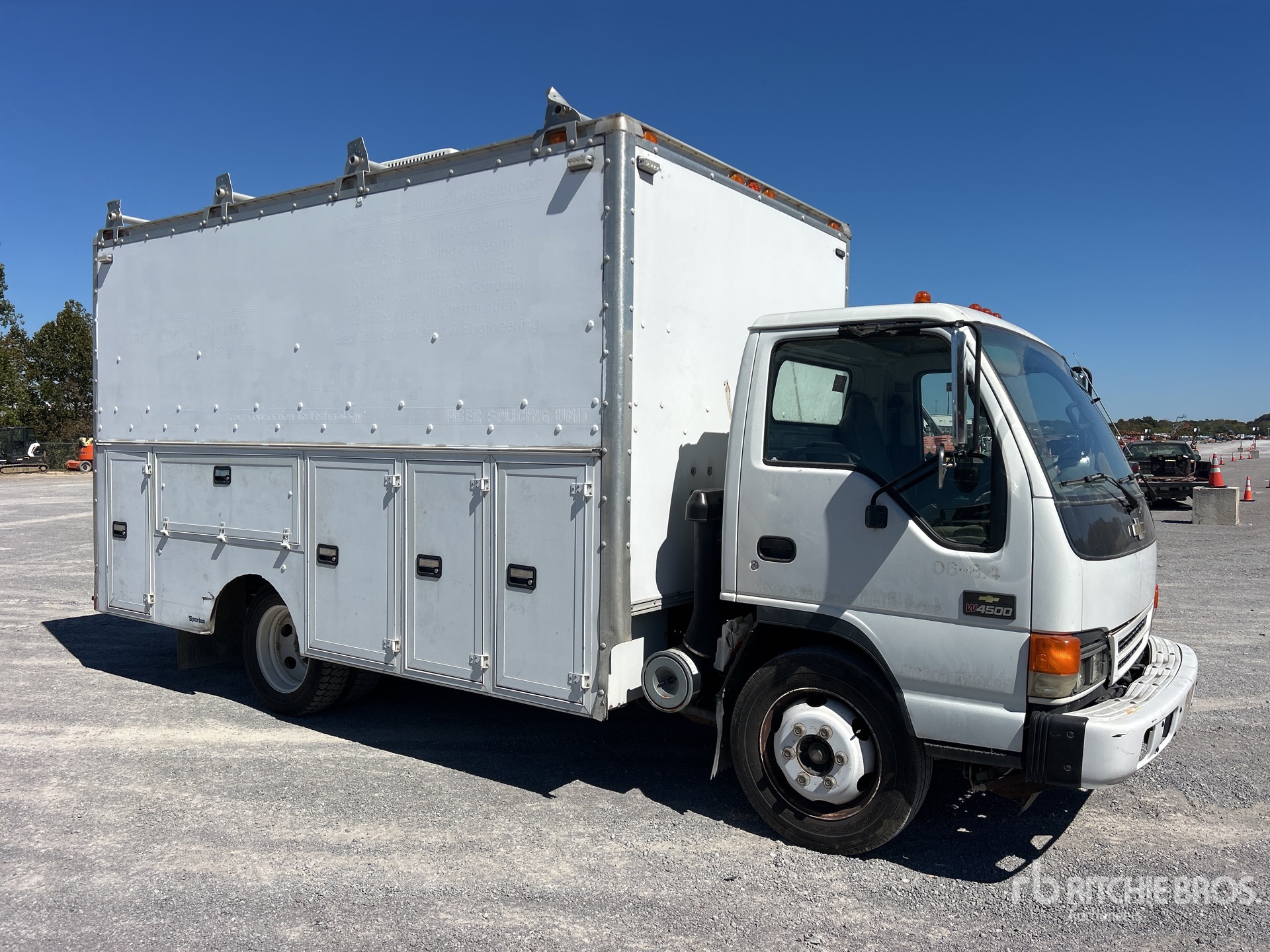 2005 Chevrolet W45042
