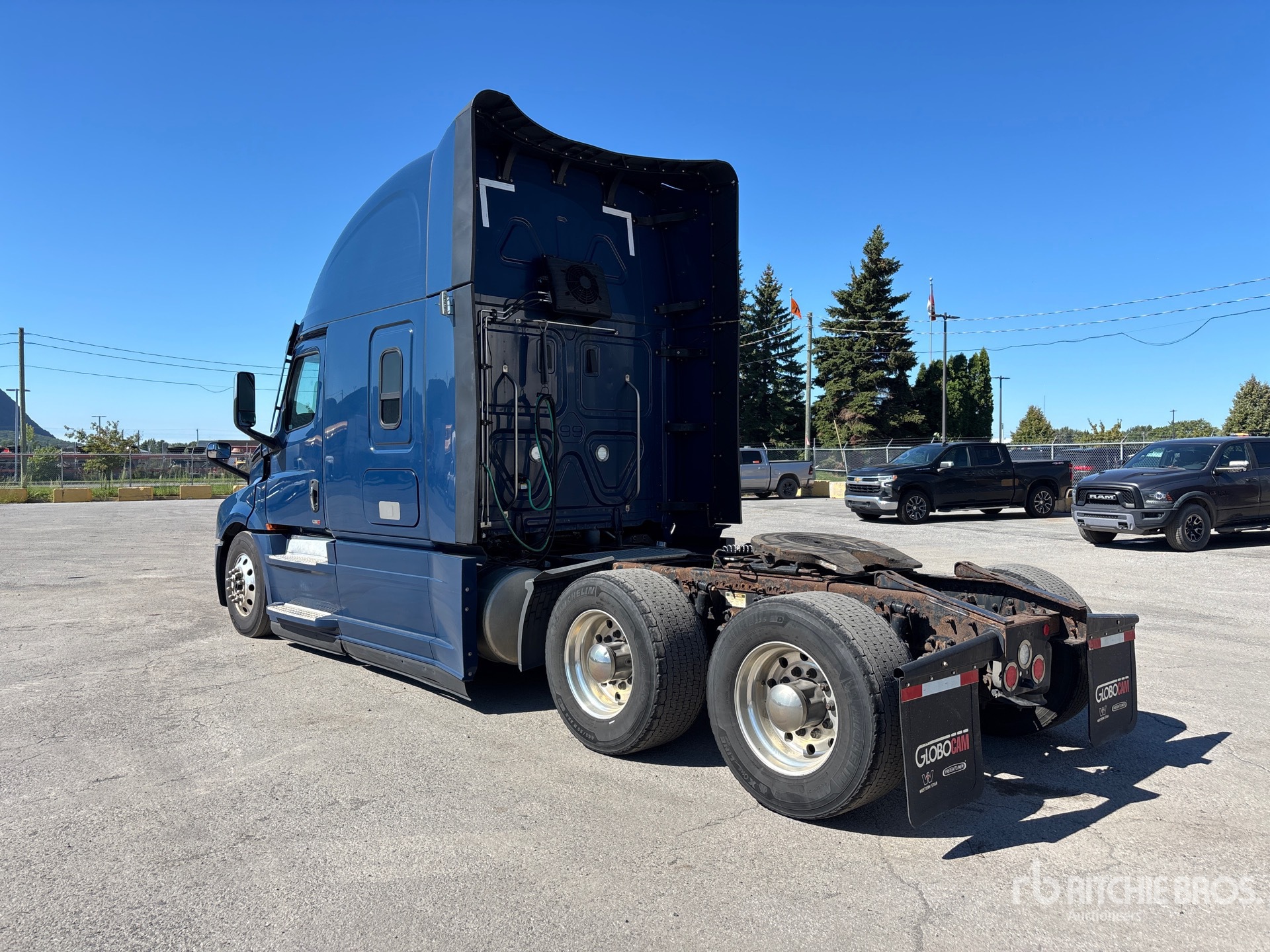 2022 Freightliner CASCADIA 126